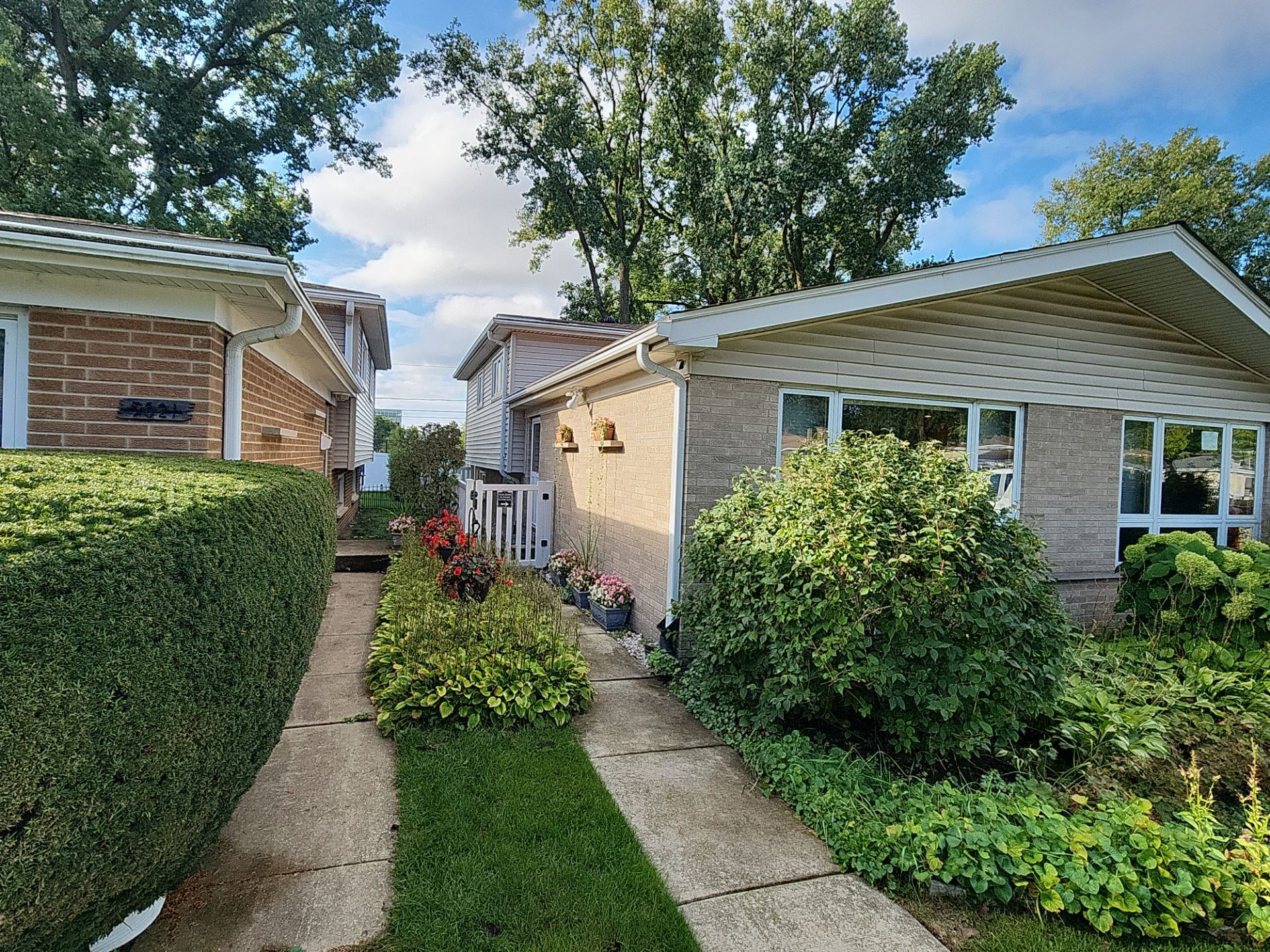 Exterior House, Detached Garage & Window Cleaning by Northern Power Washing LLC.