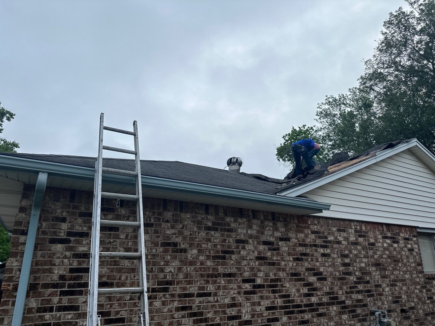 Residential Roofing Installation using Owen's Corning Duration (Lifetime) Shingles by Roof Repair Company