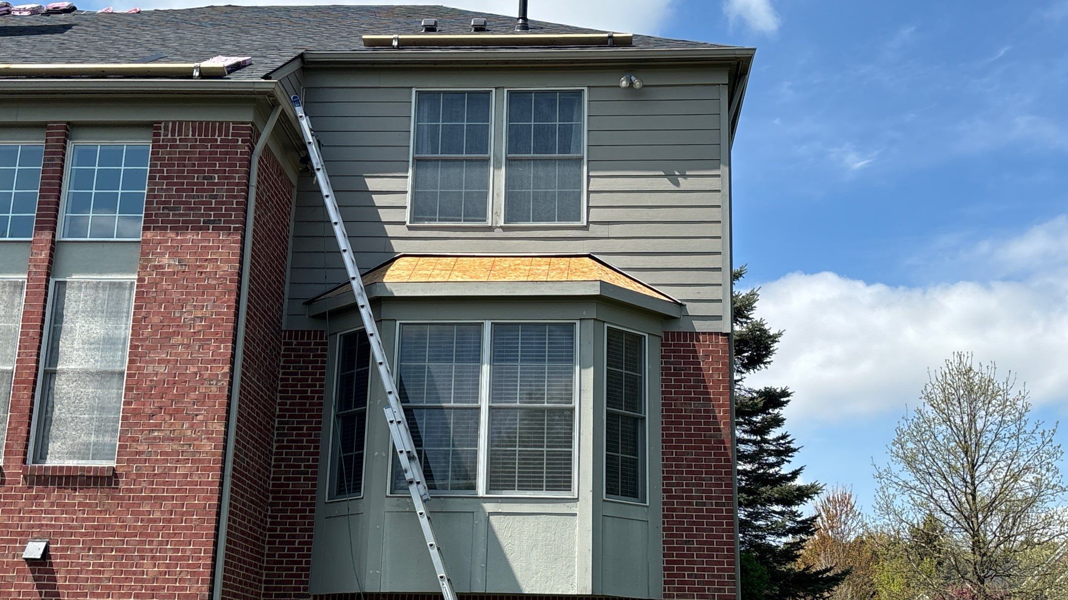 Roof Replacement using Owens Corning Onyx Black by 180 Contractors