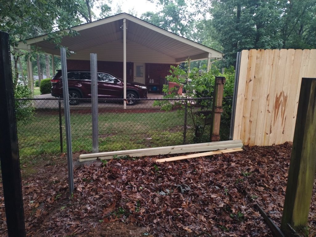 Royal Knoll Lane - Fence Installation  by Pillar and Pine