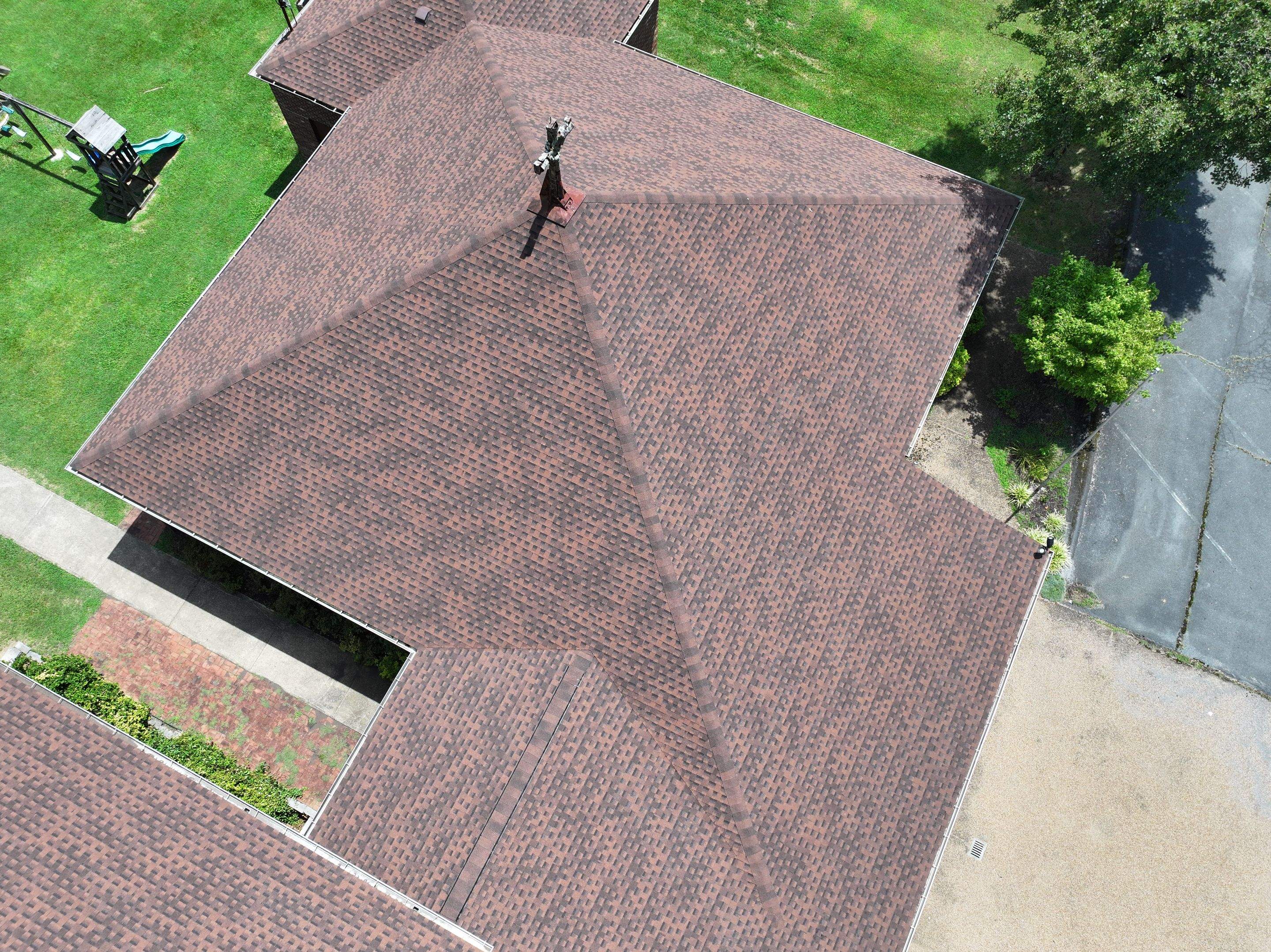5825 Fort Henry Drive • Kingsport, TN 37663 by Omnia Roofing