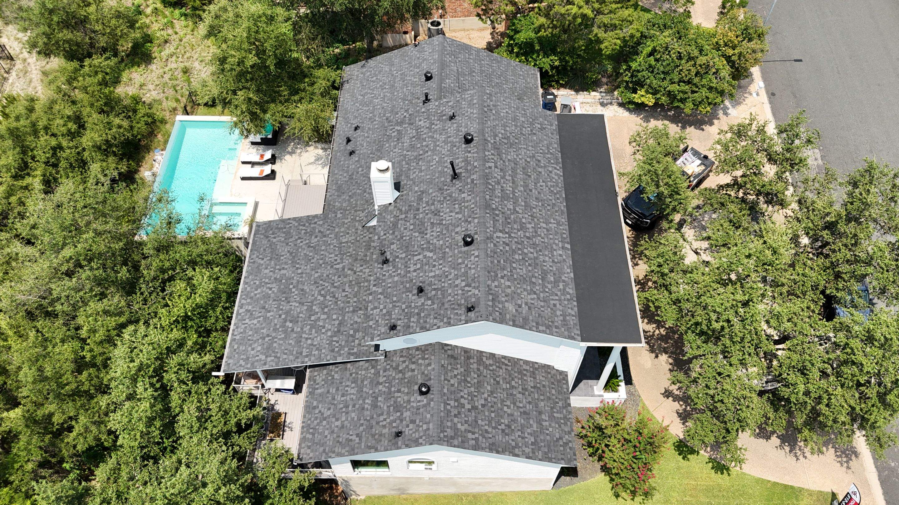 Onyx Black - Owen’s Corning TruDefinition Duration by RoofsOnly.com