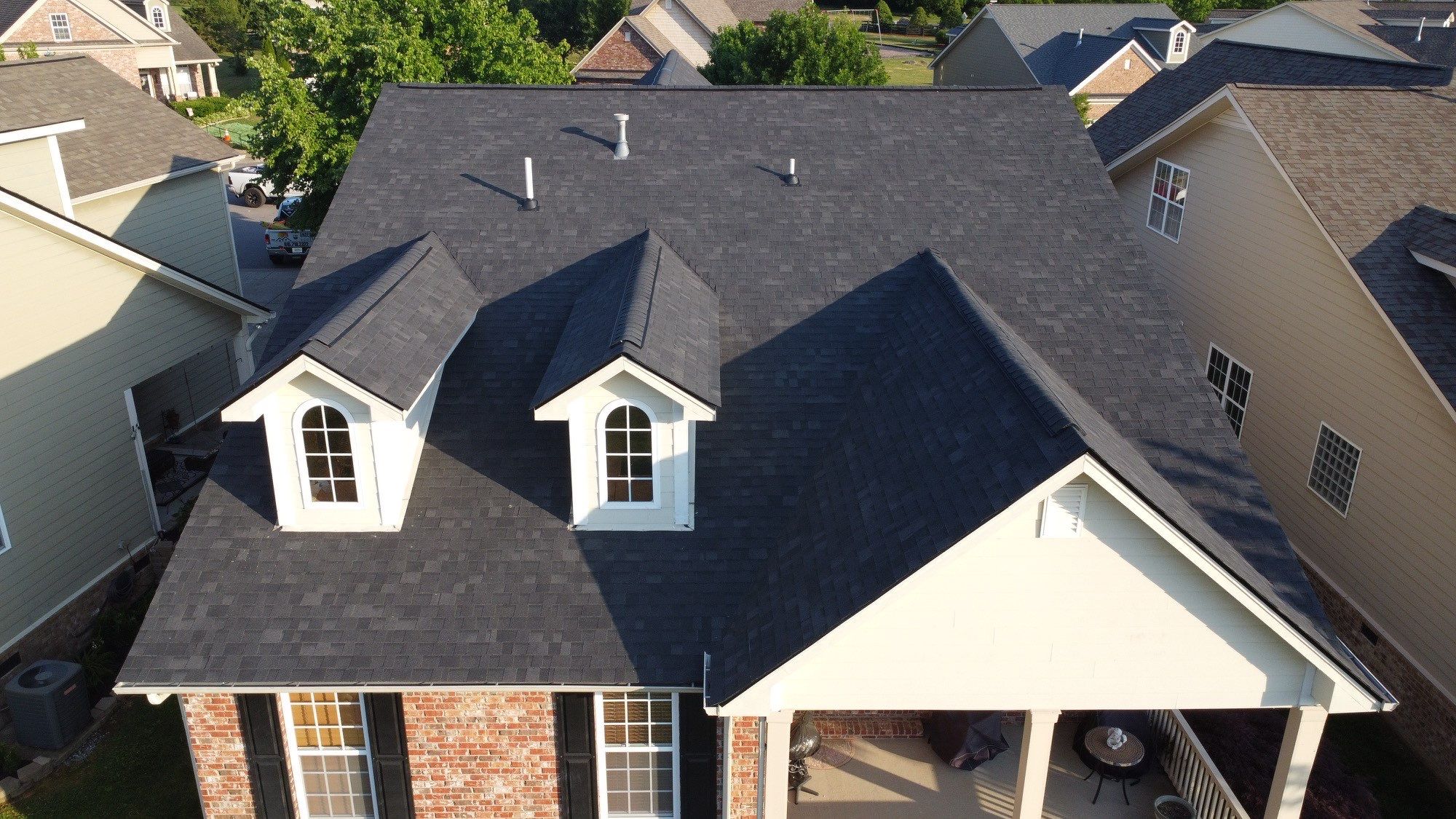 Residential Roofing Installation using Owens Corning Oakridge Roofing System by Undersun Roofing 