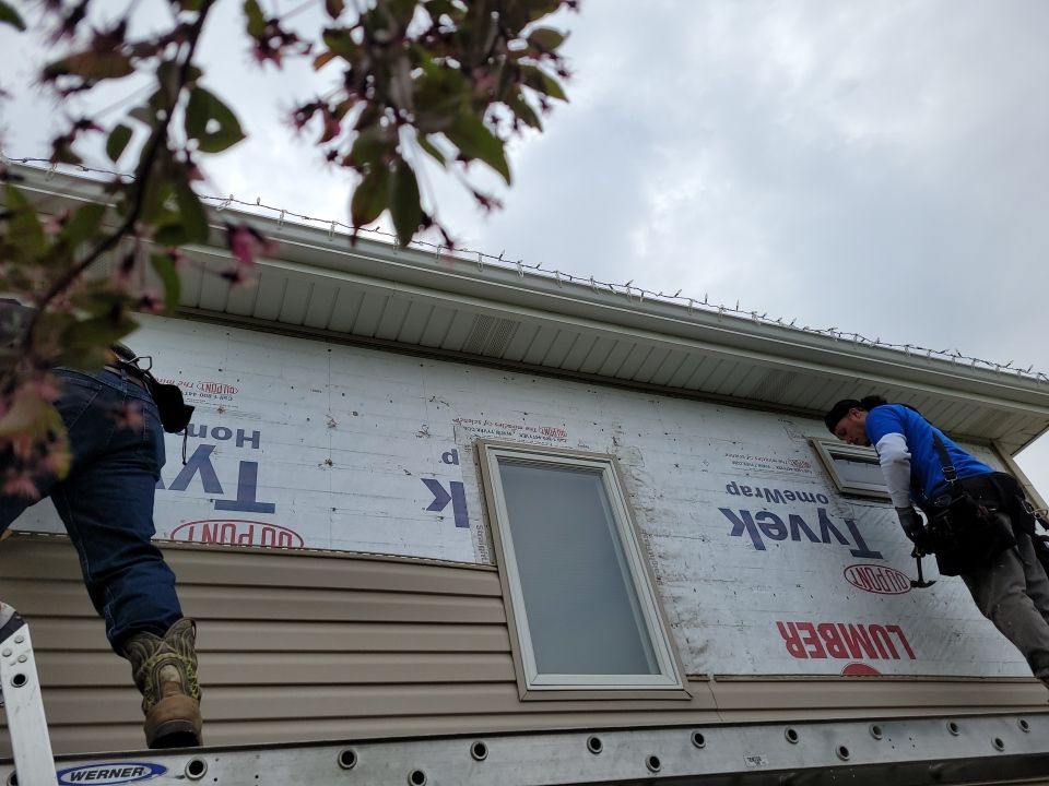 Residential Re-Roof using Landmark Shingles by White Castle Roofing