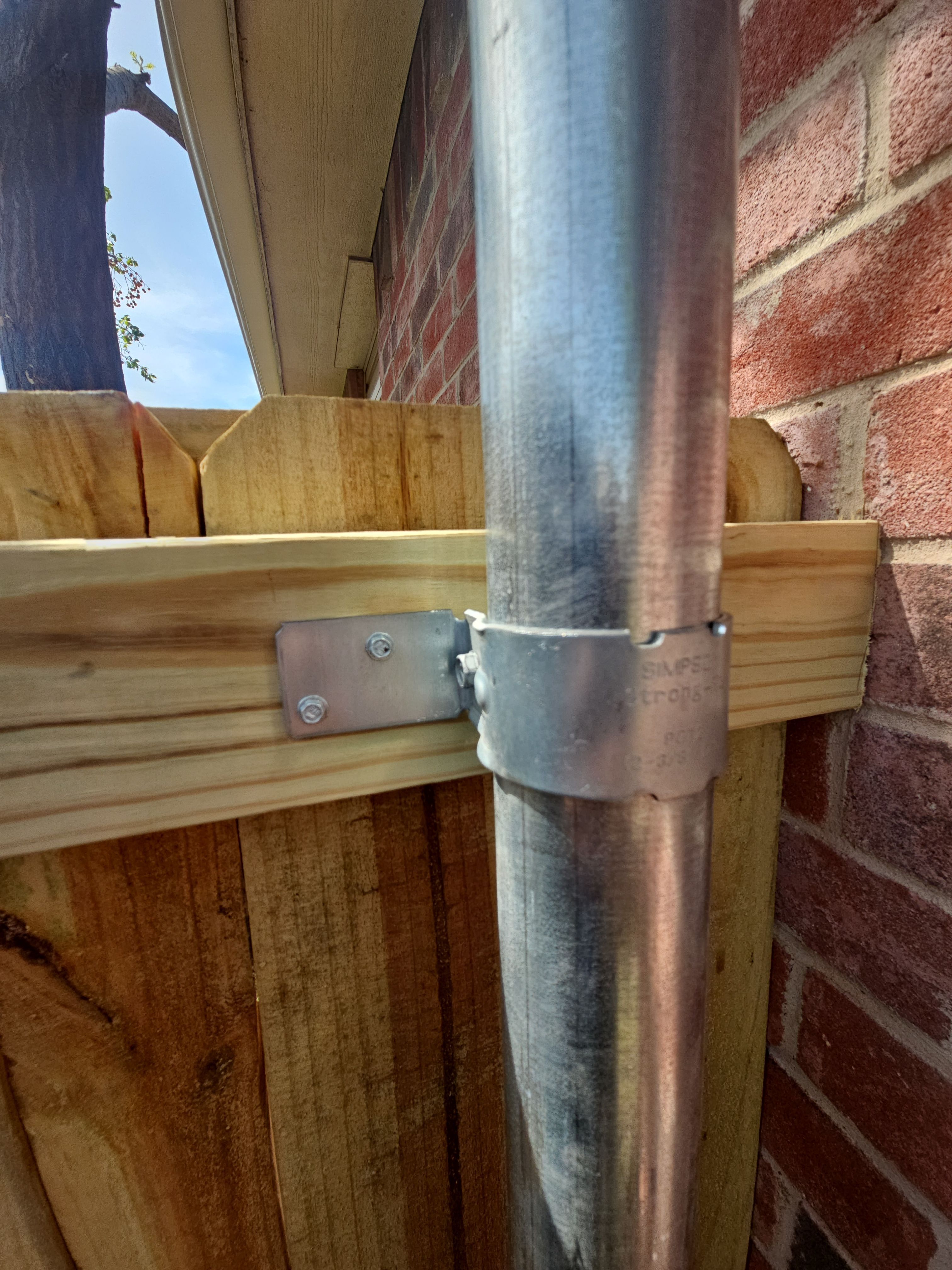 robledolinda-Patio Cover & Fence by road roofing llc