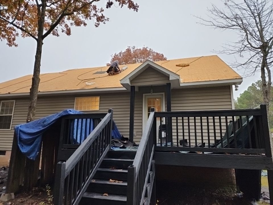 Residential Roofing Installation using Owens Corning Oakridge- Williamsburg Gray by Indigo State Roofing