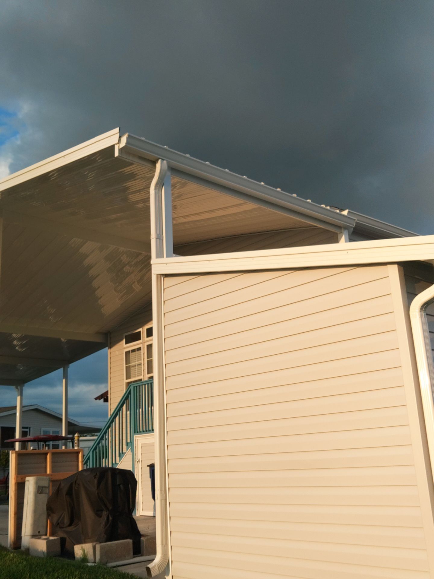 7-Inch Seamless Gutters for Heavy Rain in Sarasota FL by Gutter Professors