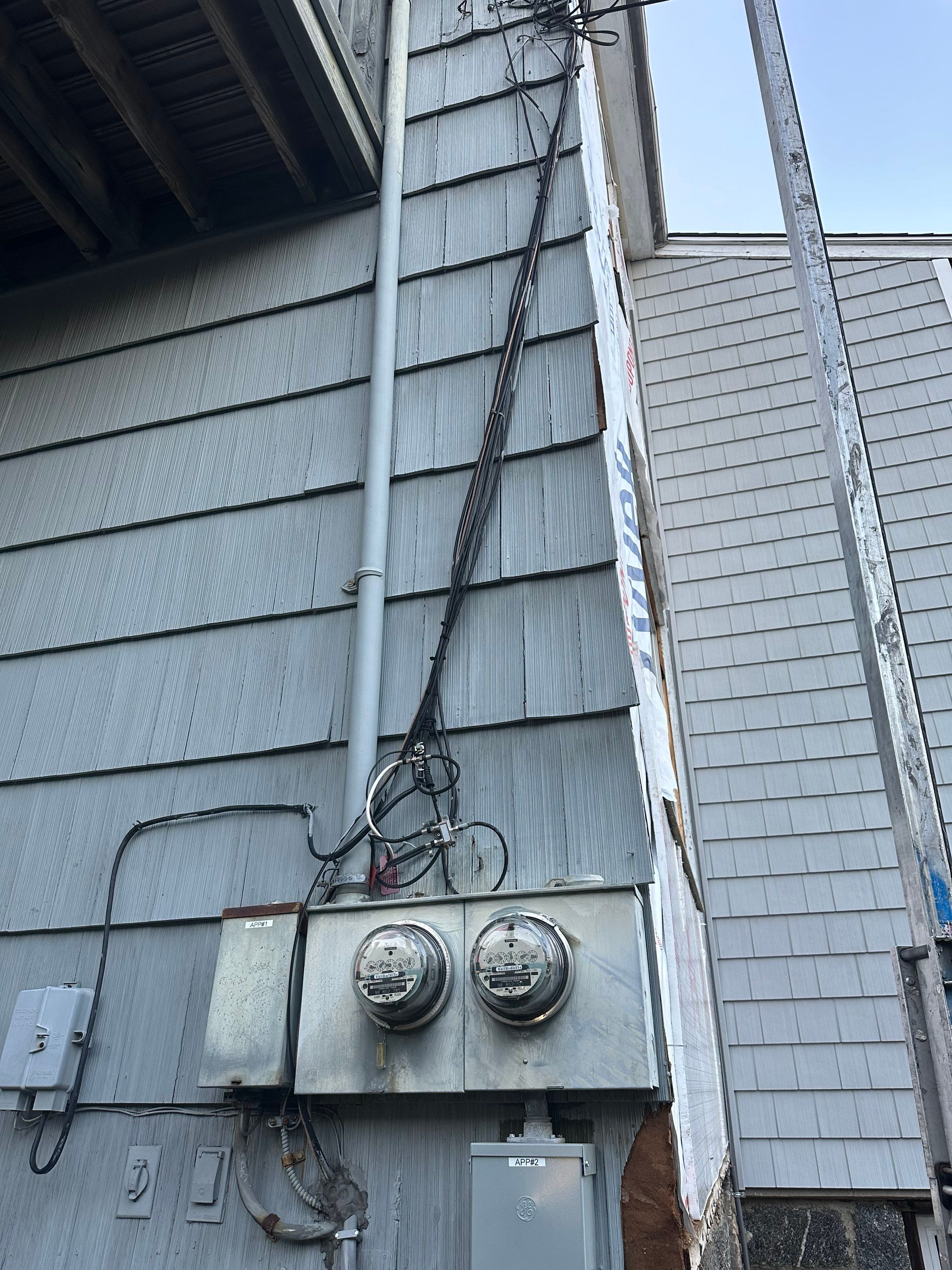 Siding Installation using Certainteed Cedar Impressions Straight Edge Perfection Shingles - D7 - Sterling Gray by A Plus Exterior