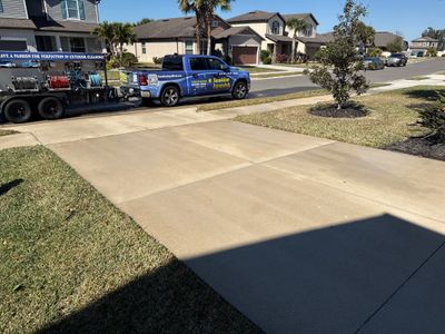 2-Car Concrete Driveway & Sidewalk Cleaning in Trevesta – Palmetto, FL