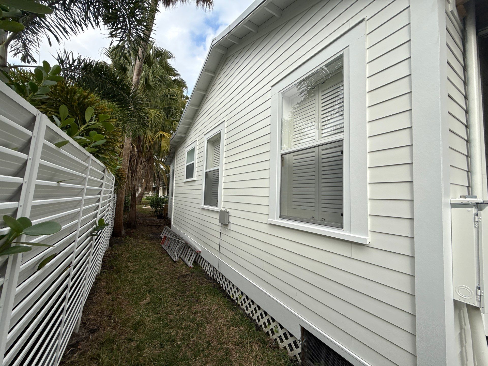 Harbor View Bungalow by Bayshore Exteriors
