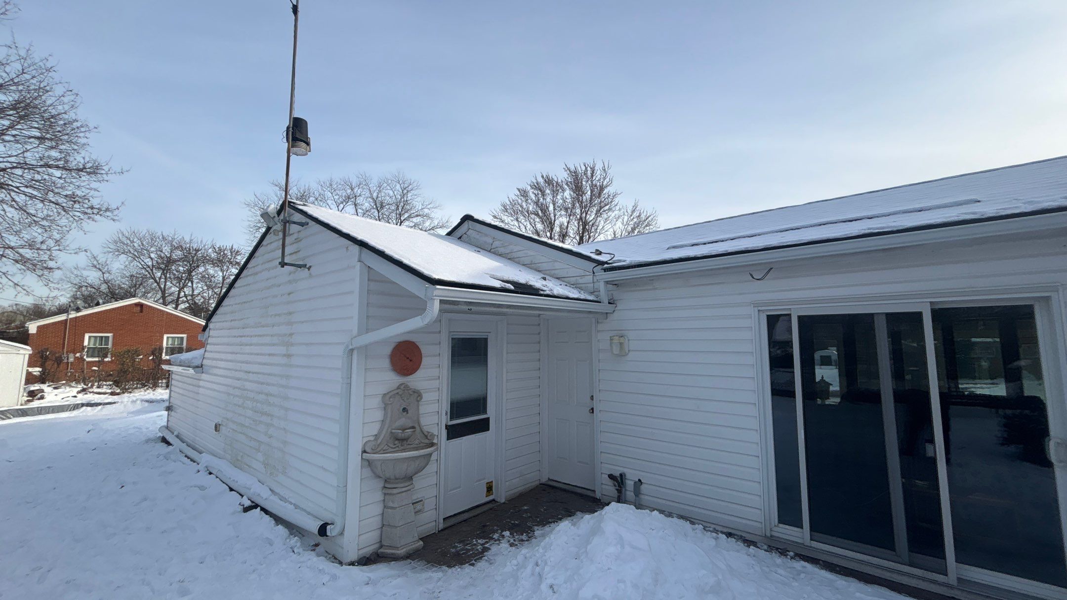 Roof Replacement using Owens Corning Onyx Black by 180 Contractors