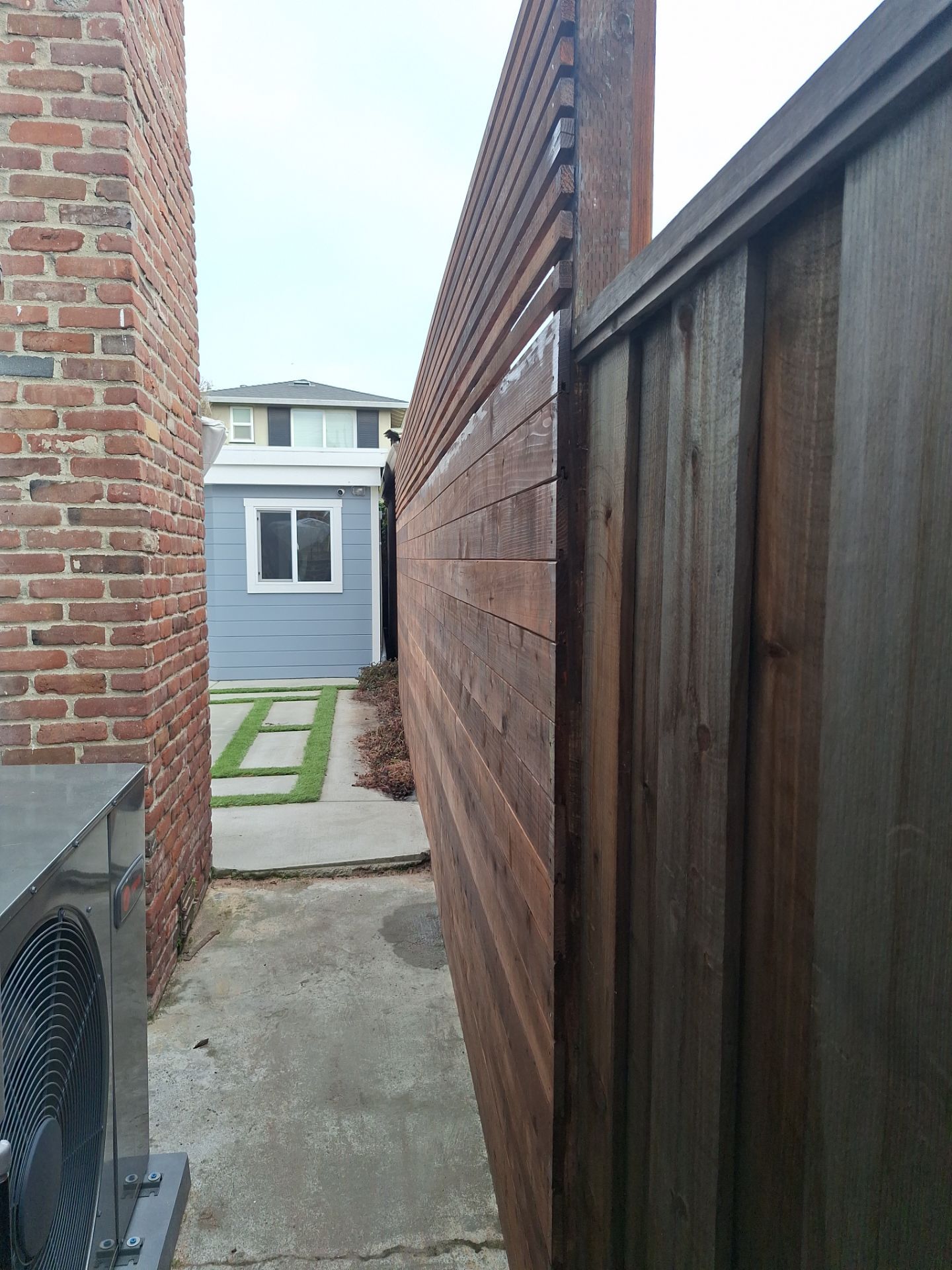 Horizontal T&G with Horizontal 1x2 Lattice by Fremont Fence Inc
