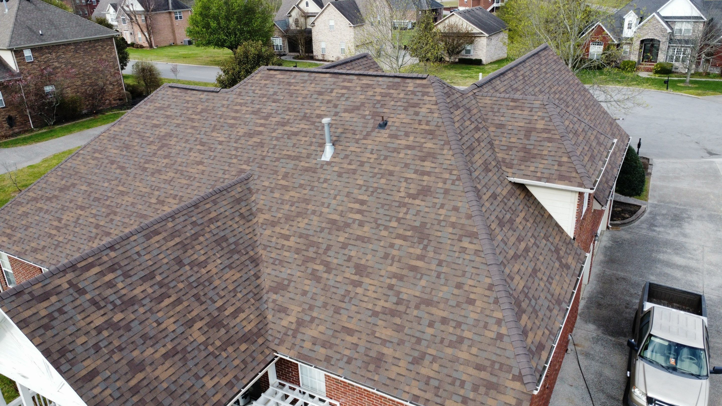 Owens Corning Duration in Teak by Undersun Roofing 