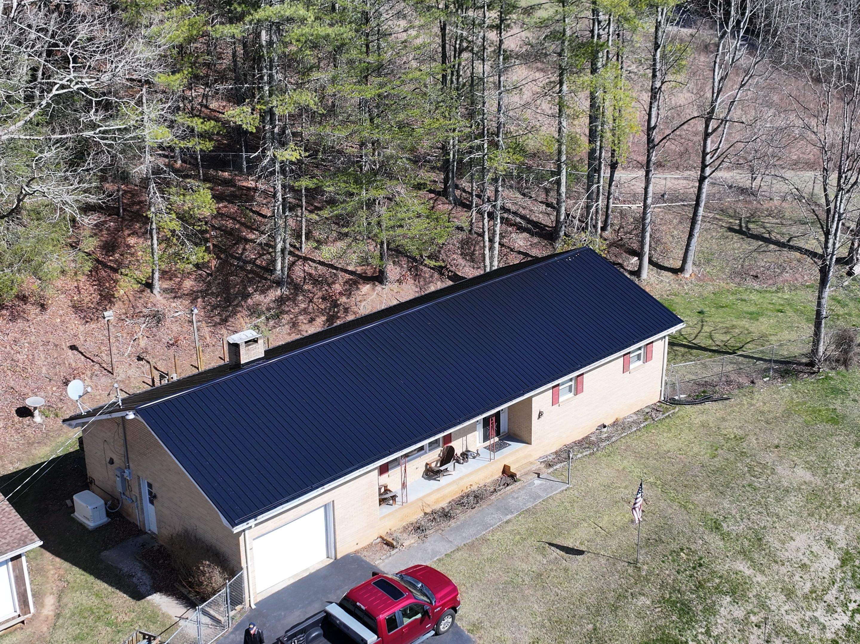 Cousins Residence by Omnia Roofing