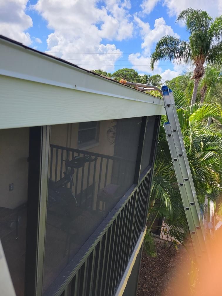Aluminum Seamless Gutters using seal gutters in Sarasota Fl by Gutter Professors
