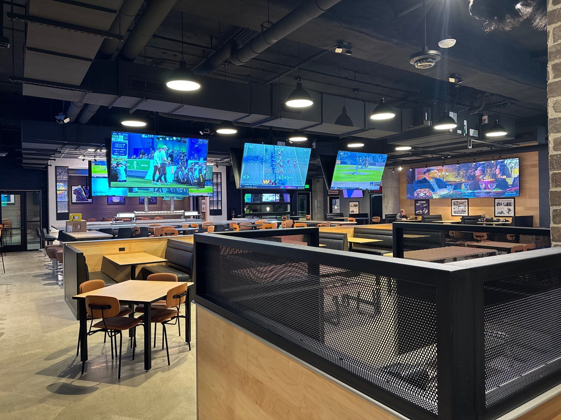 Large Sports Bar AV install by AVSi