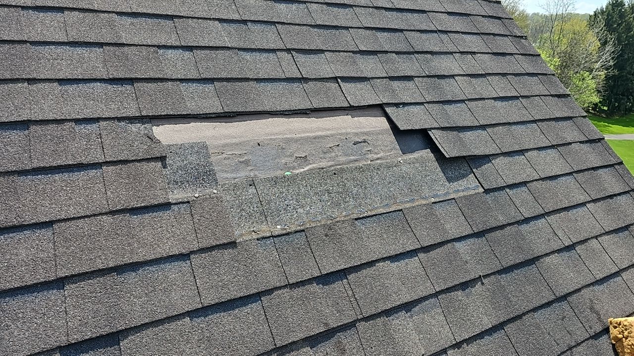 ATLAS PINNACLE COLOR: WEATHERED SHADOW by Eagle Eye Roofing