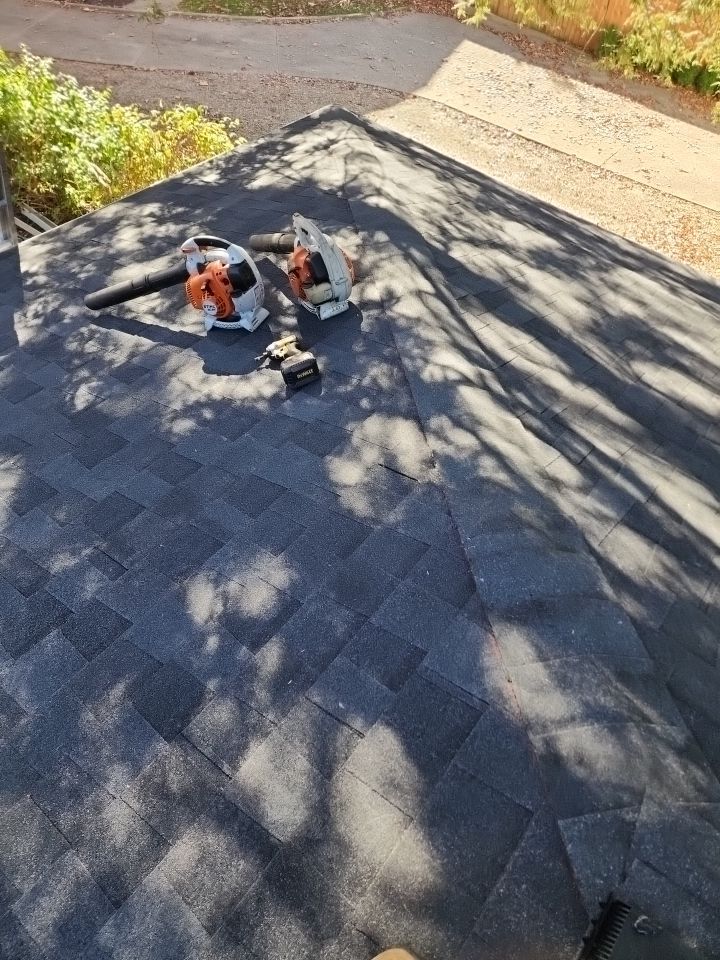 ATLAS PINNACLE COLOR: SCOTCHGARD BLACK SHADOW DRIP EDGE: WHITE by Eagle Eye Roofing
