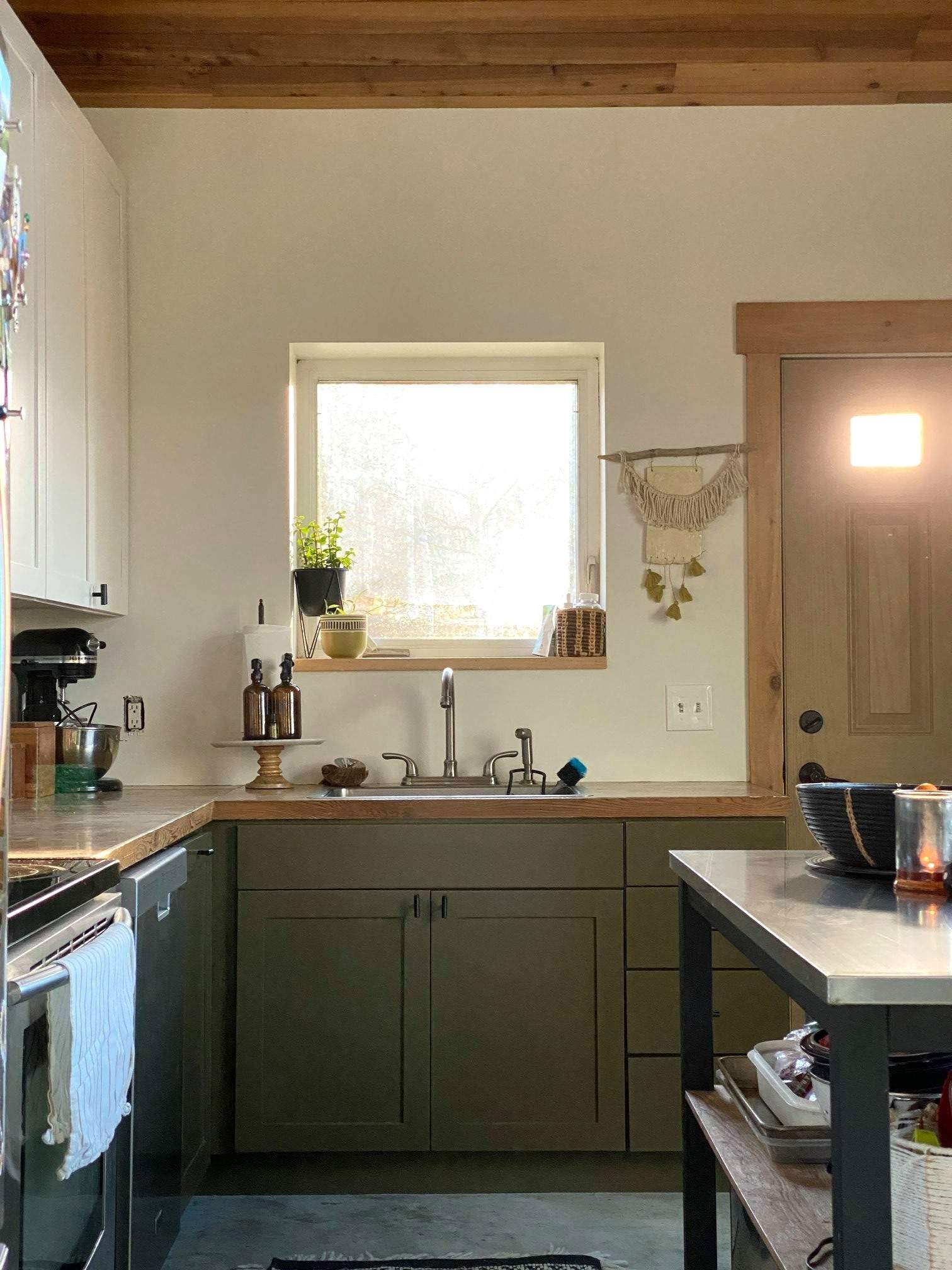 Kitchen Cabinet & Wall Painting by Midnight Sun Painting