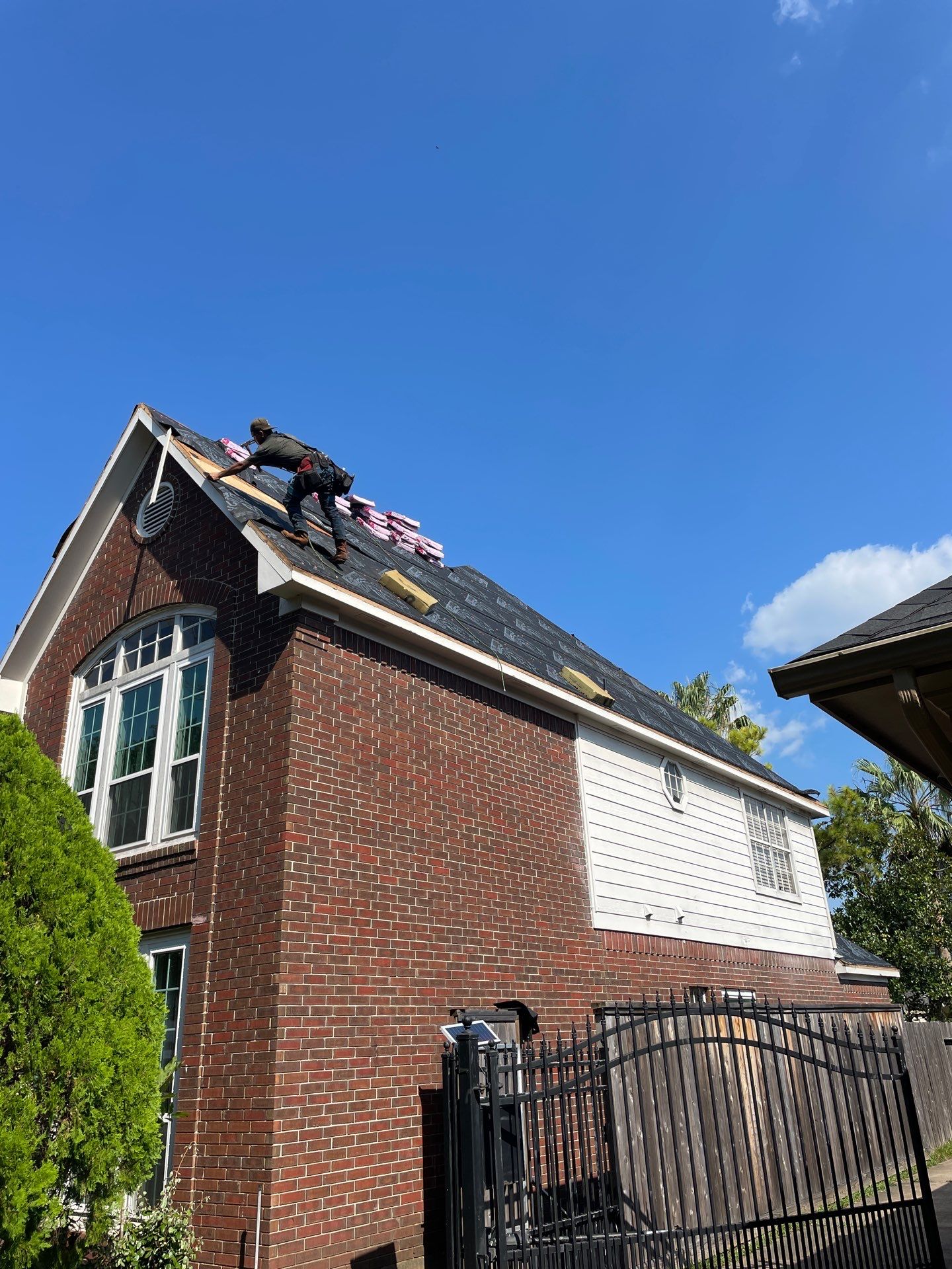 Residential Roofing Installation using Owen's Corning Duration (Lifetime) Shingles by Roof Repair Company