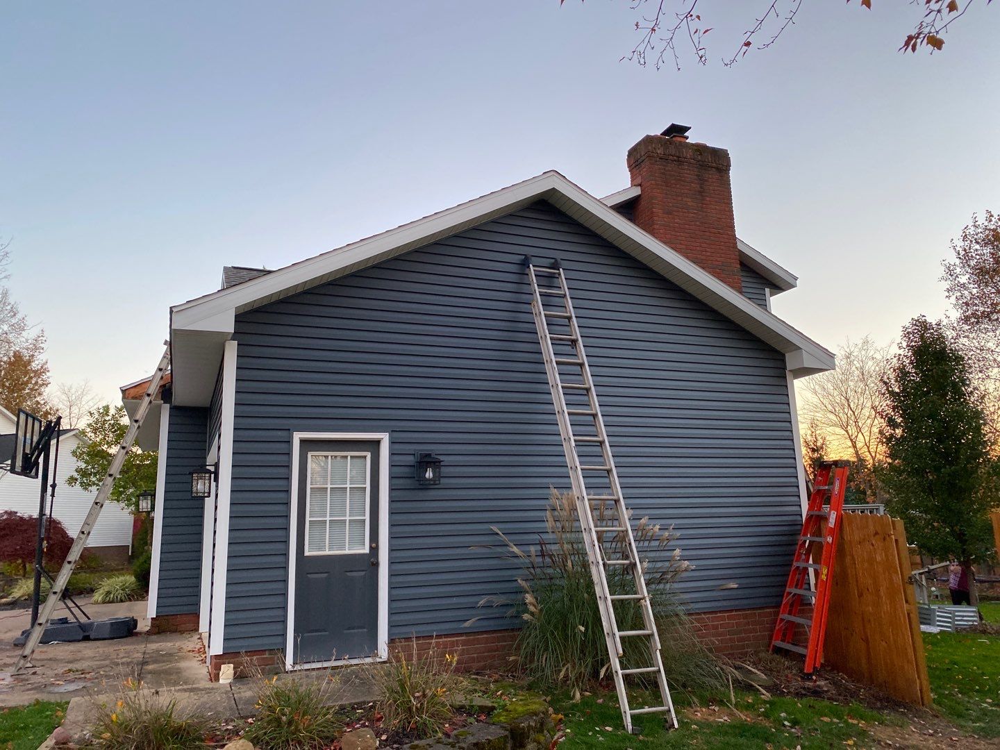 Christina & Heath Colvin by Silver Leaf Contracting 