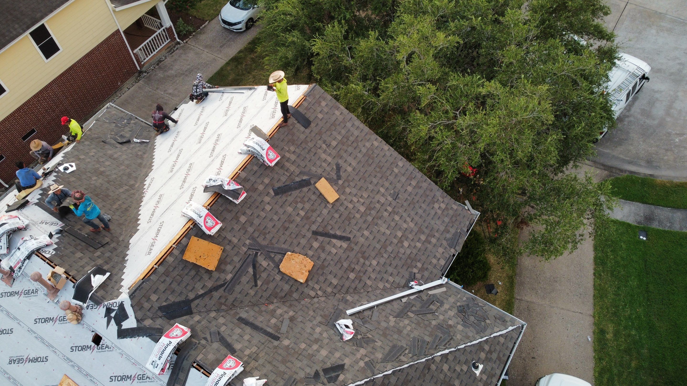Seabrook Roof Installation using Atlas Pinnacle Pristine by Modern BYLT Roofing & Construction