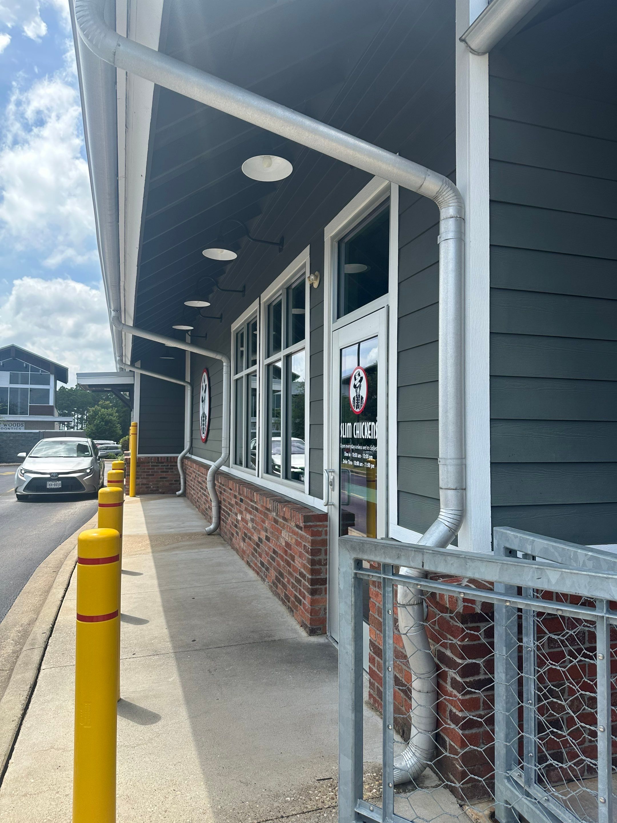 Commercial Exterior Update – Slim Chickens by Quality Coats Painting