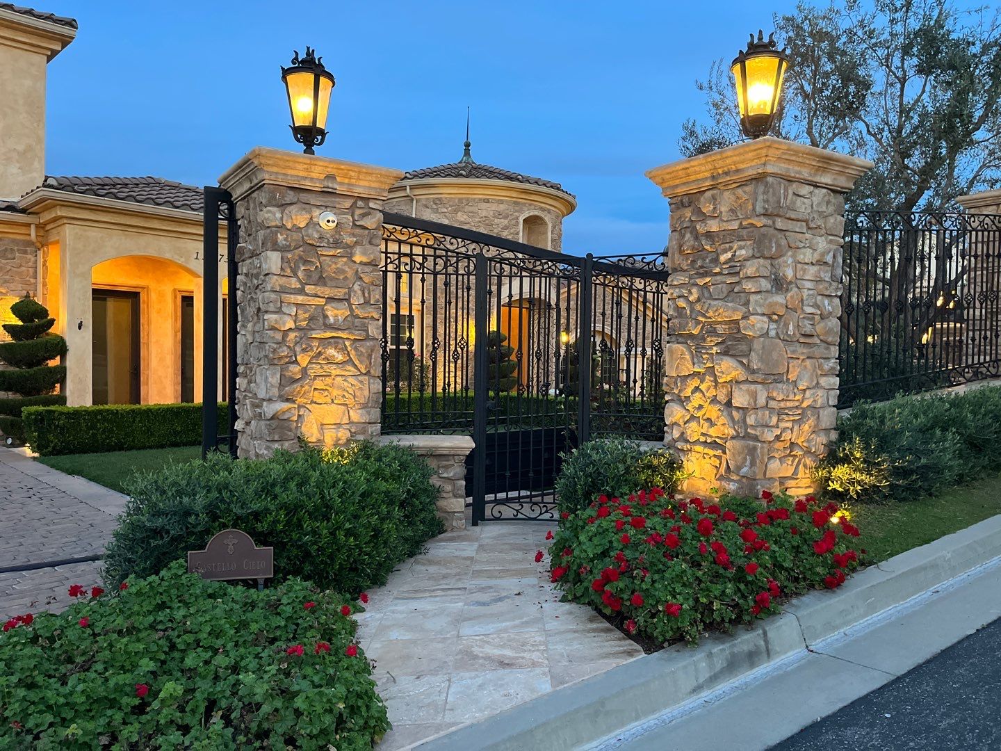 Camarillo Custom Landscape Lighting by Outdoor Lights + Shades