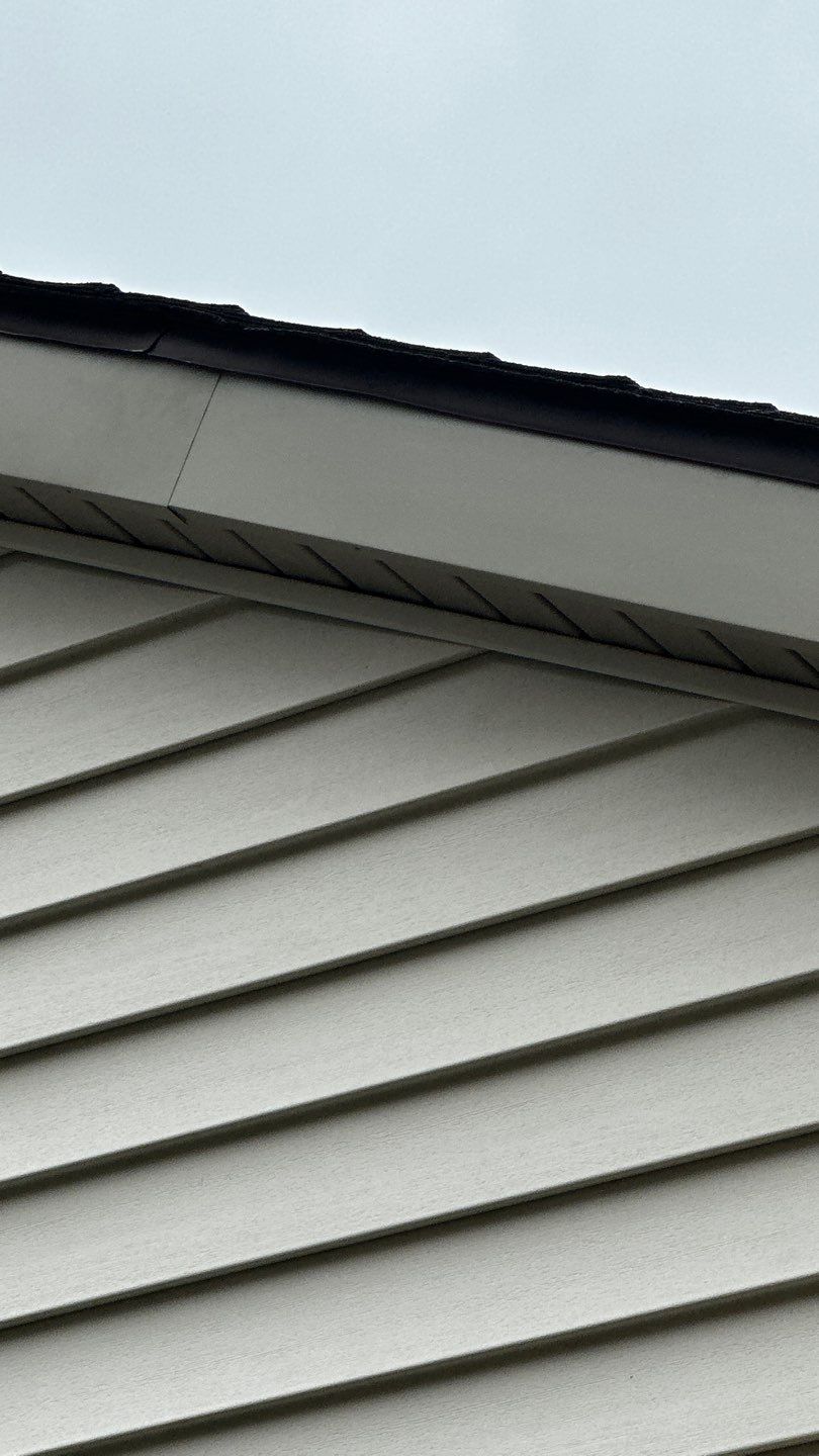 Siding Replacement using CertainTeed Restoration Classic D5 by 180 Contractors