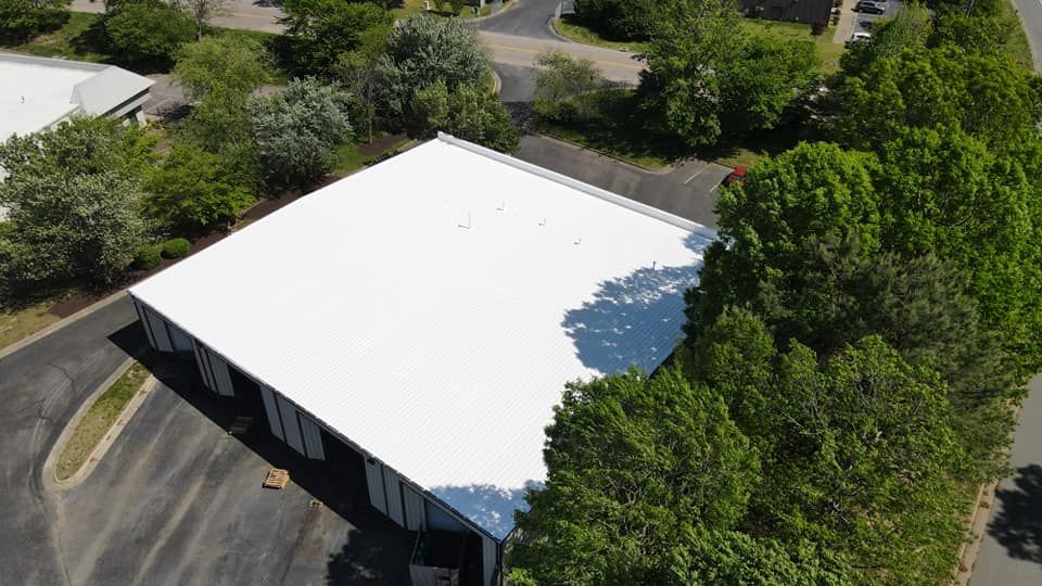 Project by Commercial Roofing Pros  by Commercial Roofing Pros 