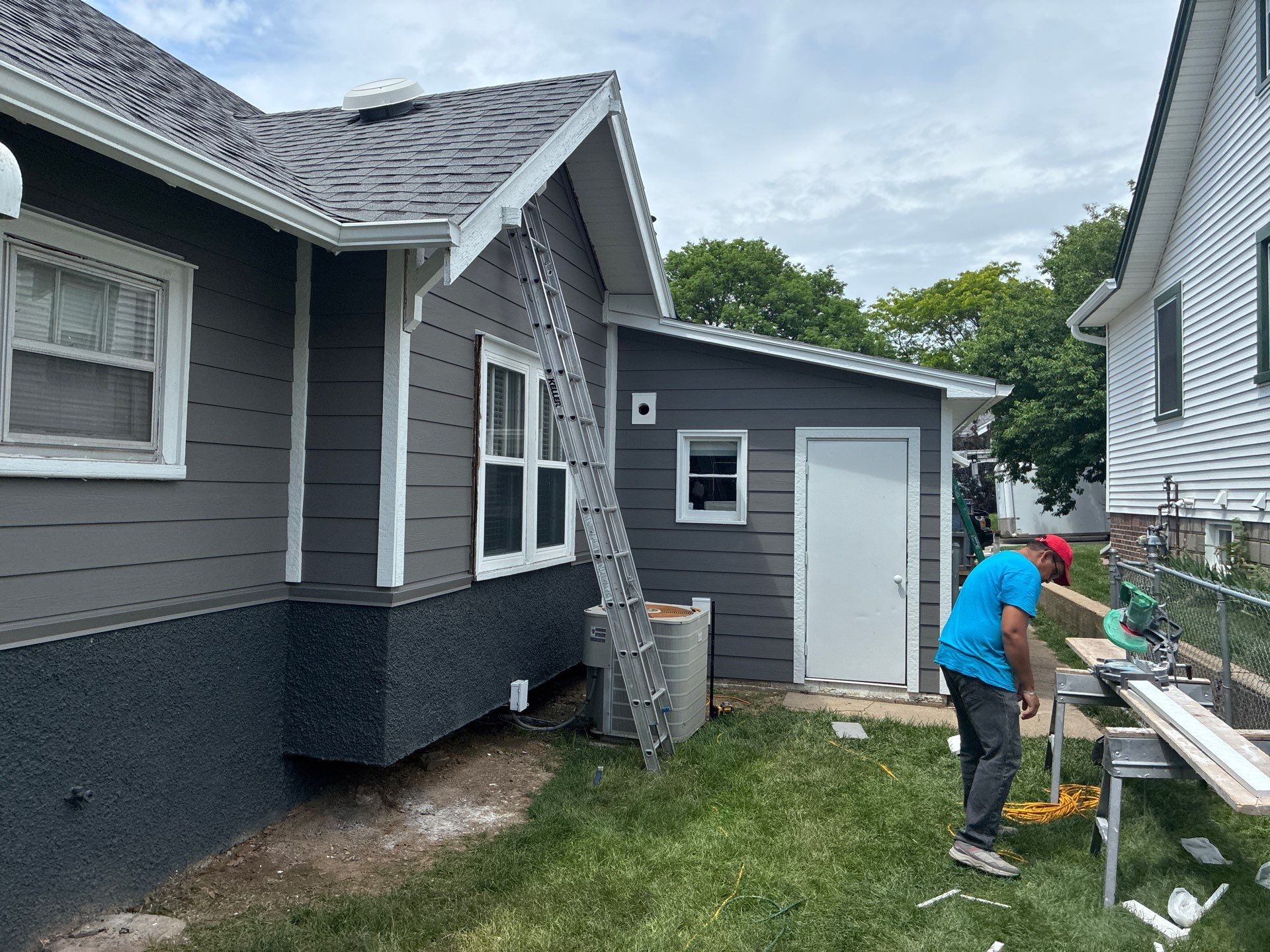 James Hardie Iron Gray Siding Replacement for Omaha Home by Carps Complete Exteriors 