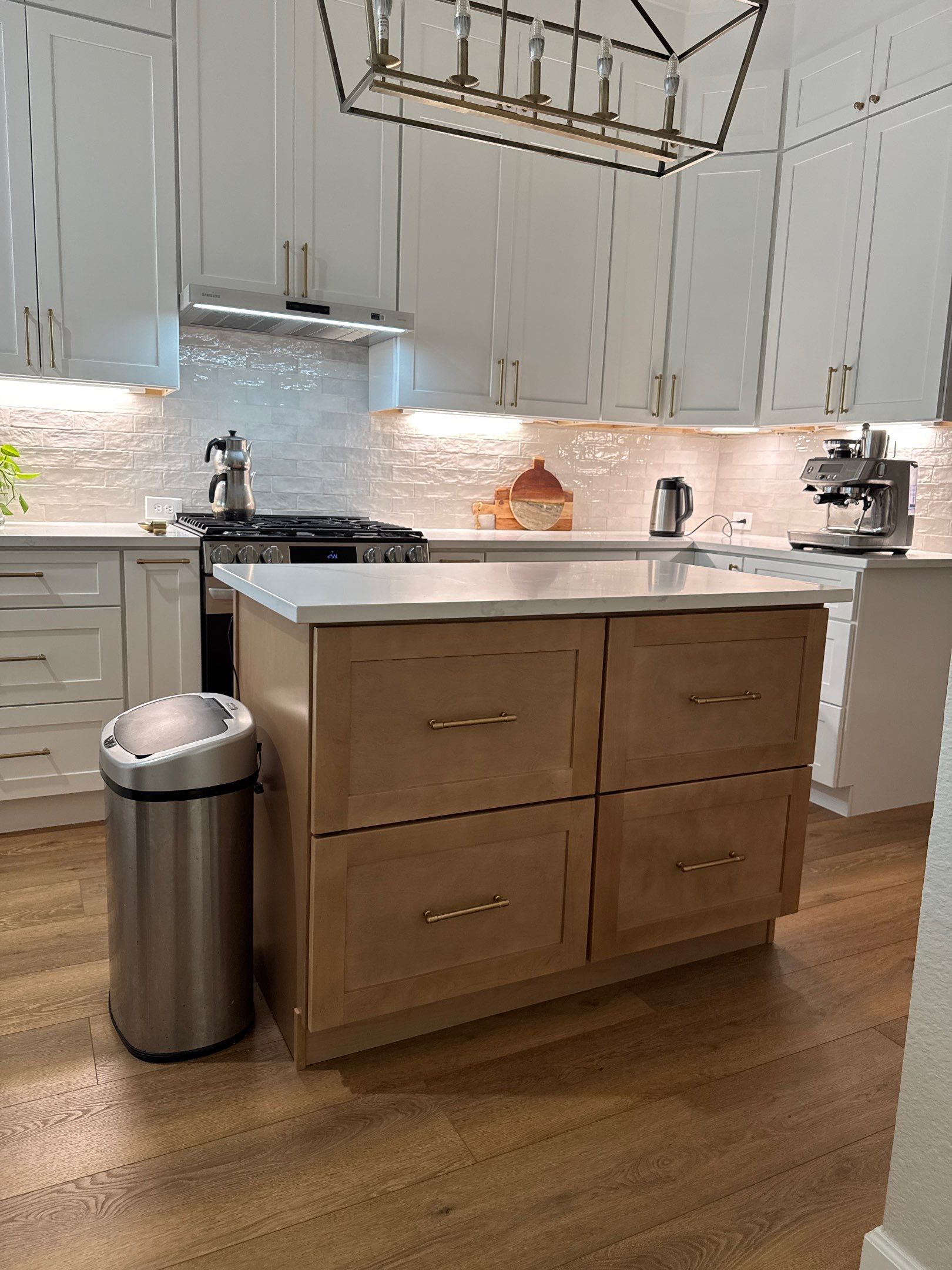 Full-Spectrum Home Makeover: Floor-to-Ceiling Remodel in 25 Days by Tibi Soli LLC