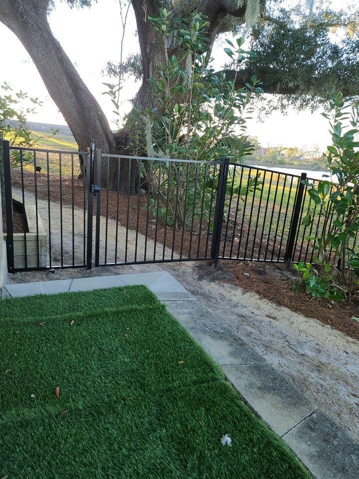 Black  4' Aluminum using Black 2 rail Aluminum by Hip Square Fence Inc.