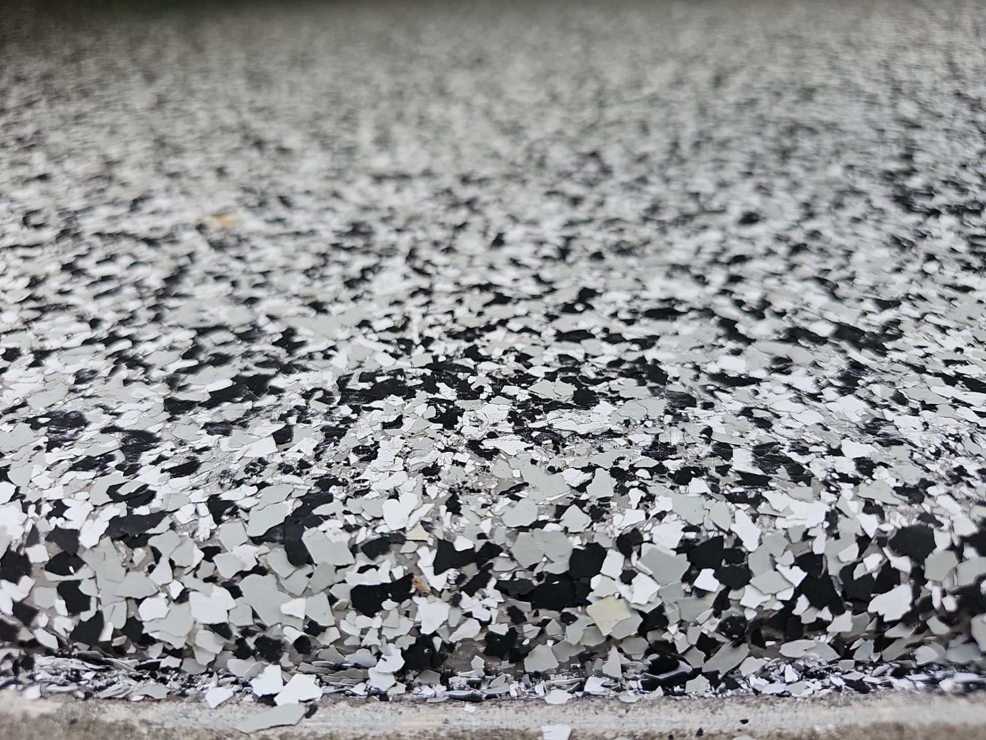 This home’s garage floor before and after is like DAY and NIGHT 🌙 by Deese Elite Concrete Coatings
