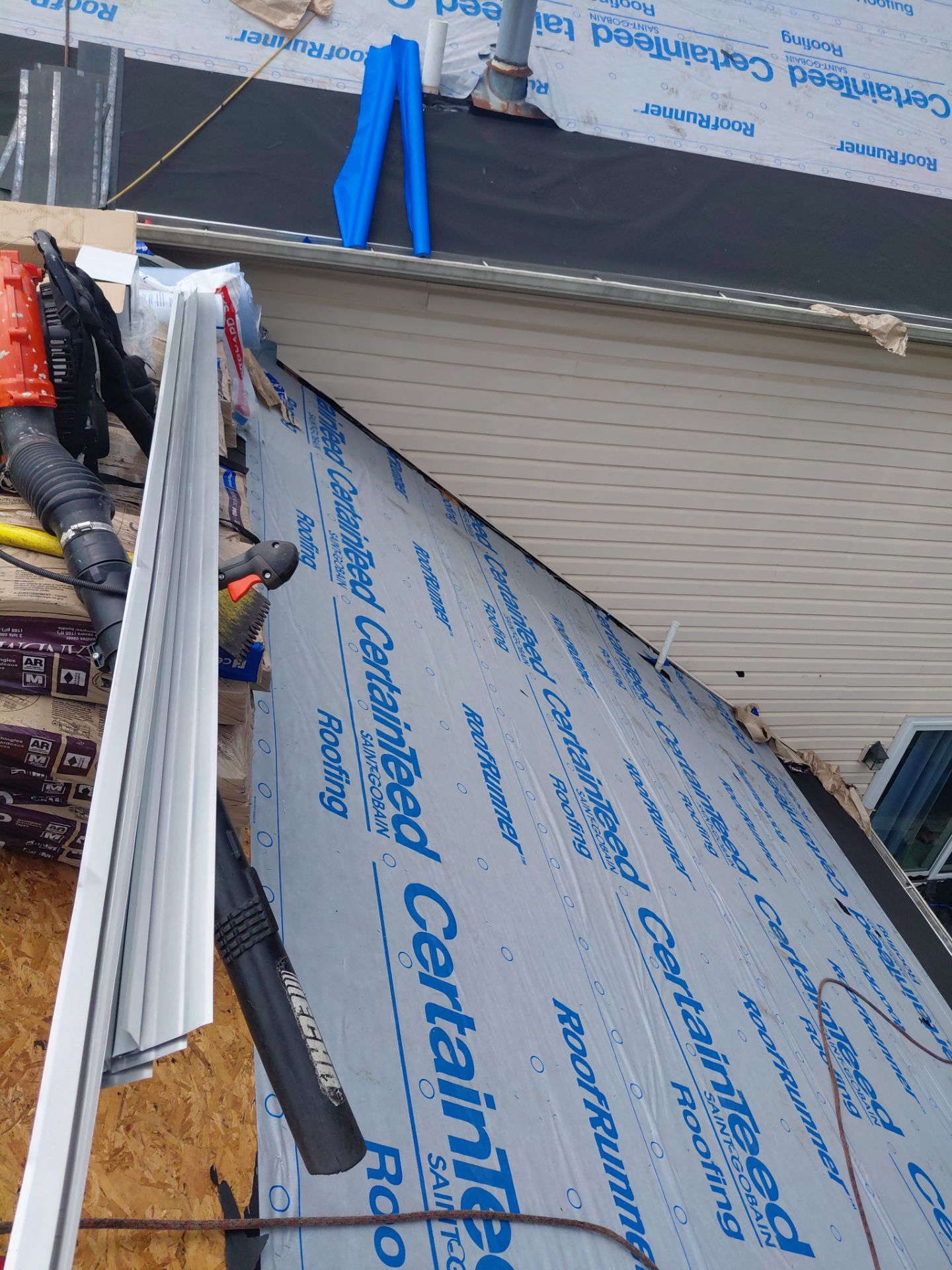 Springfield: Residential Roof Replacement with CertainTeed Landmark PRO in Max Def Georgetown Gray by RM Banning, Inc.