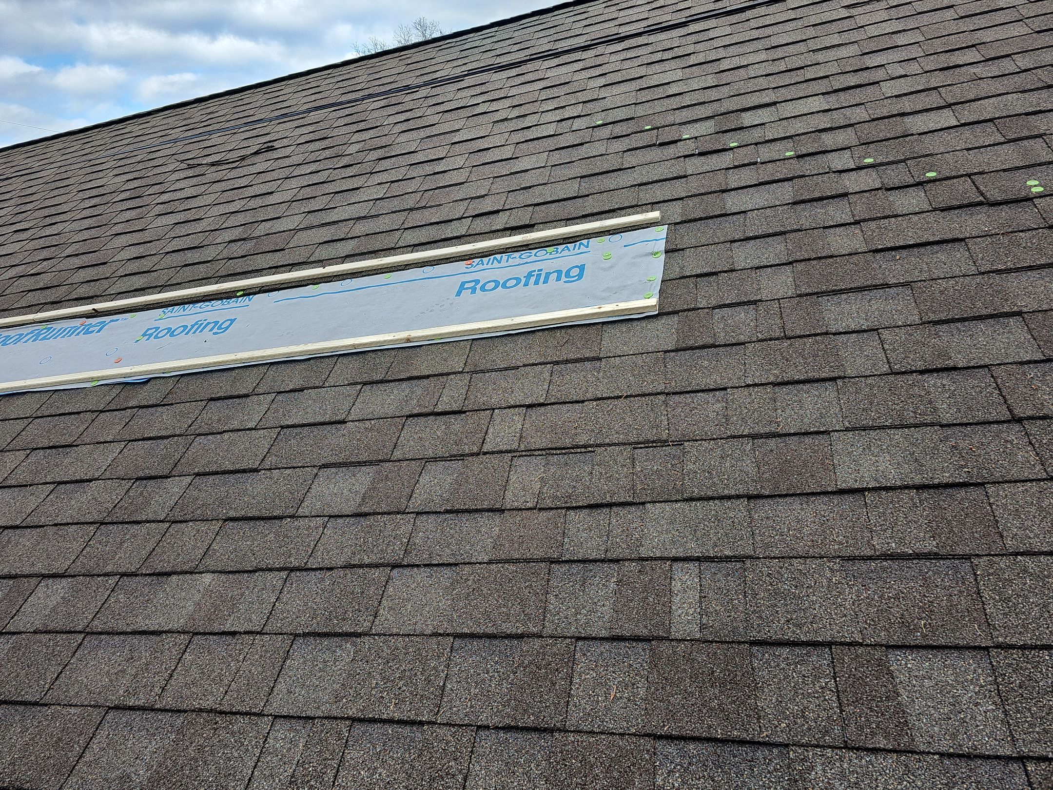 ATLAS PINNACLE COLOR: WEATHERED SHADOW by Eagle Eye Roofing