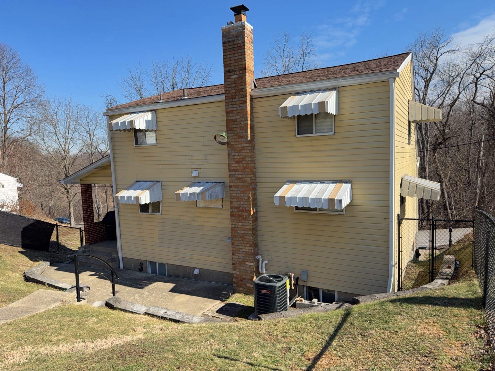 From ancient aluminum to beautiful vinyl siding in Westview by Ideal Siding Pittsburgh
