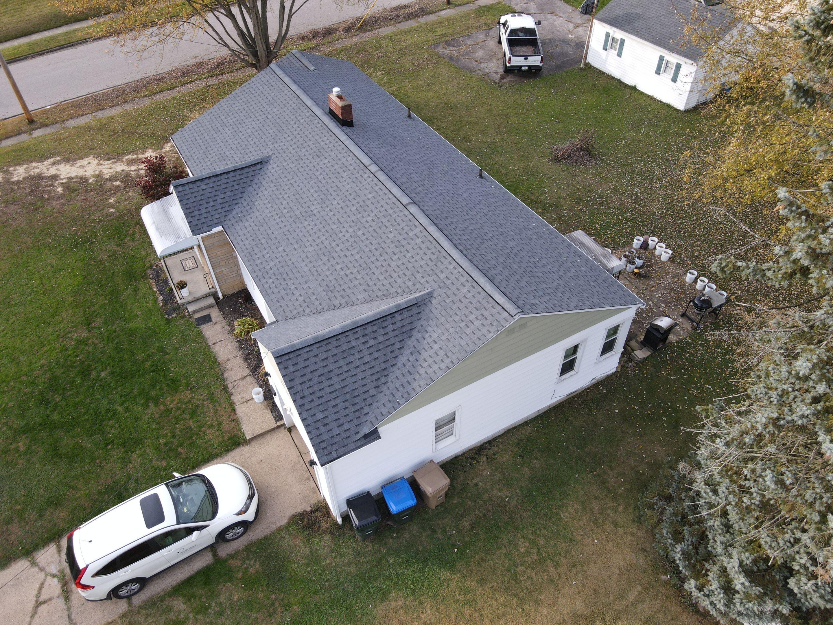 Brand: Atlas Pinnacle Color: Pristine Scotchgard Pewter Drip: White by Eagle Eye Roofing