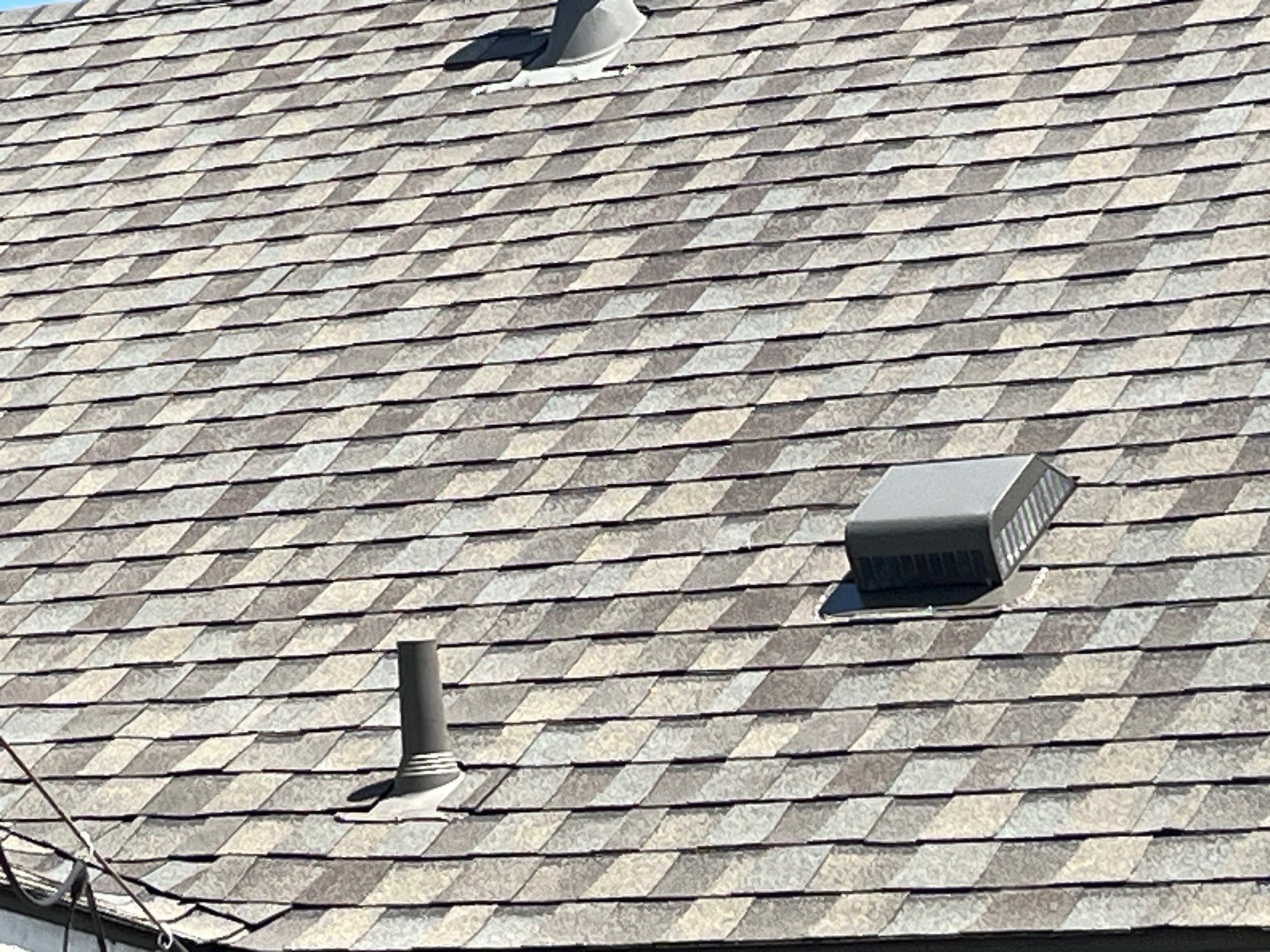 Pink Brick/WW Shingle by Tejas Roofworks + Restoration