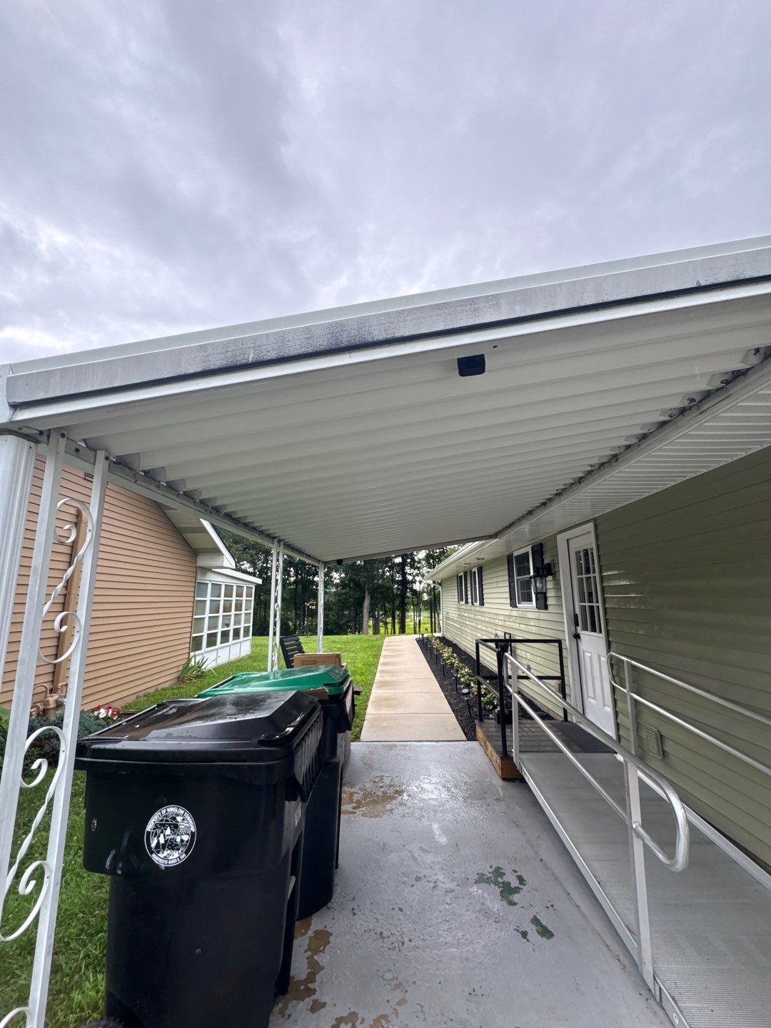 Residential Cleaning by SJ Exterior