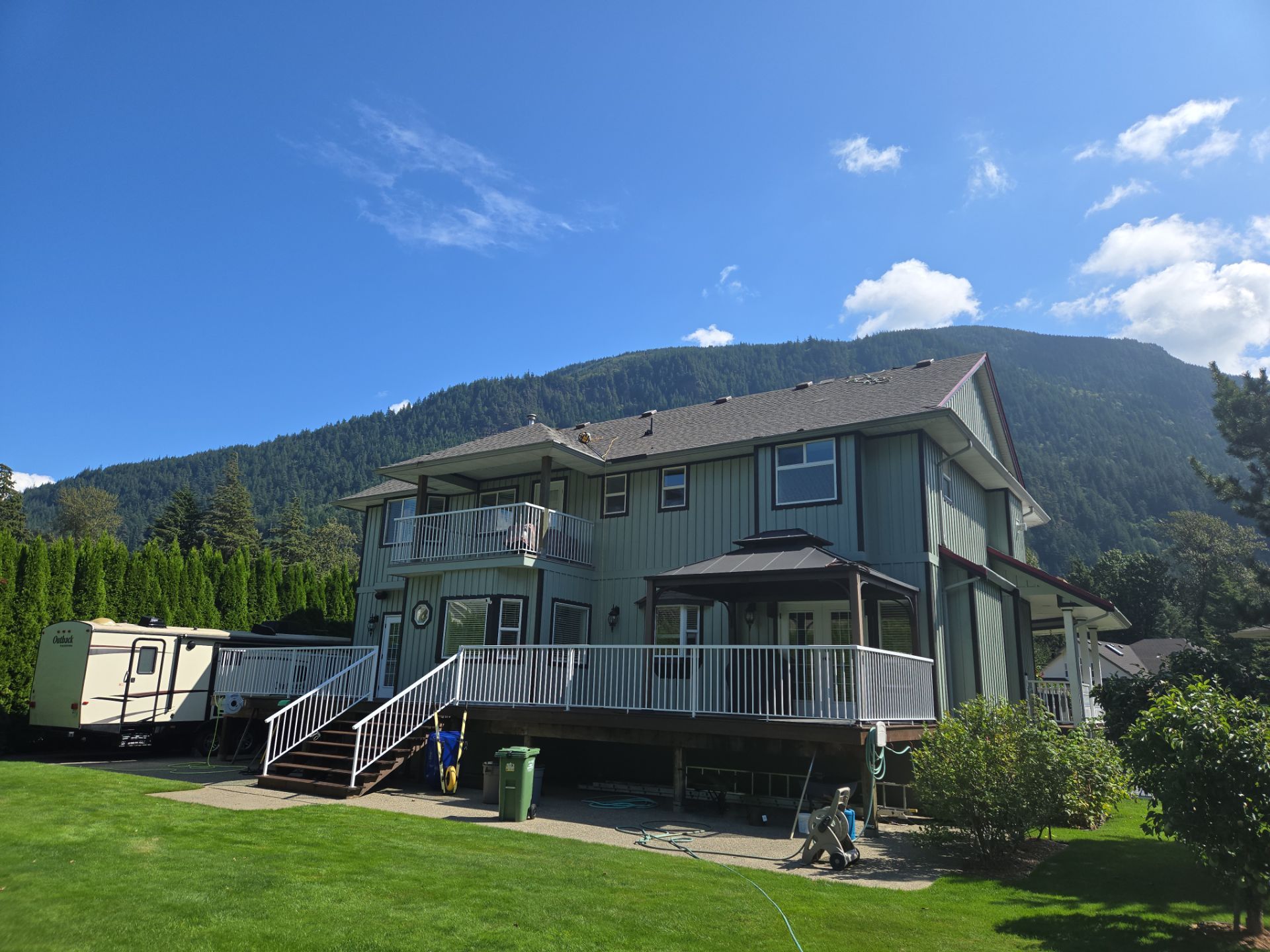 Residential Re-Roof using GAF Timberline HDZ Canadian Driftwood  by Top Notch Roofing Inc