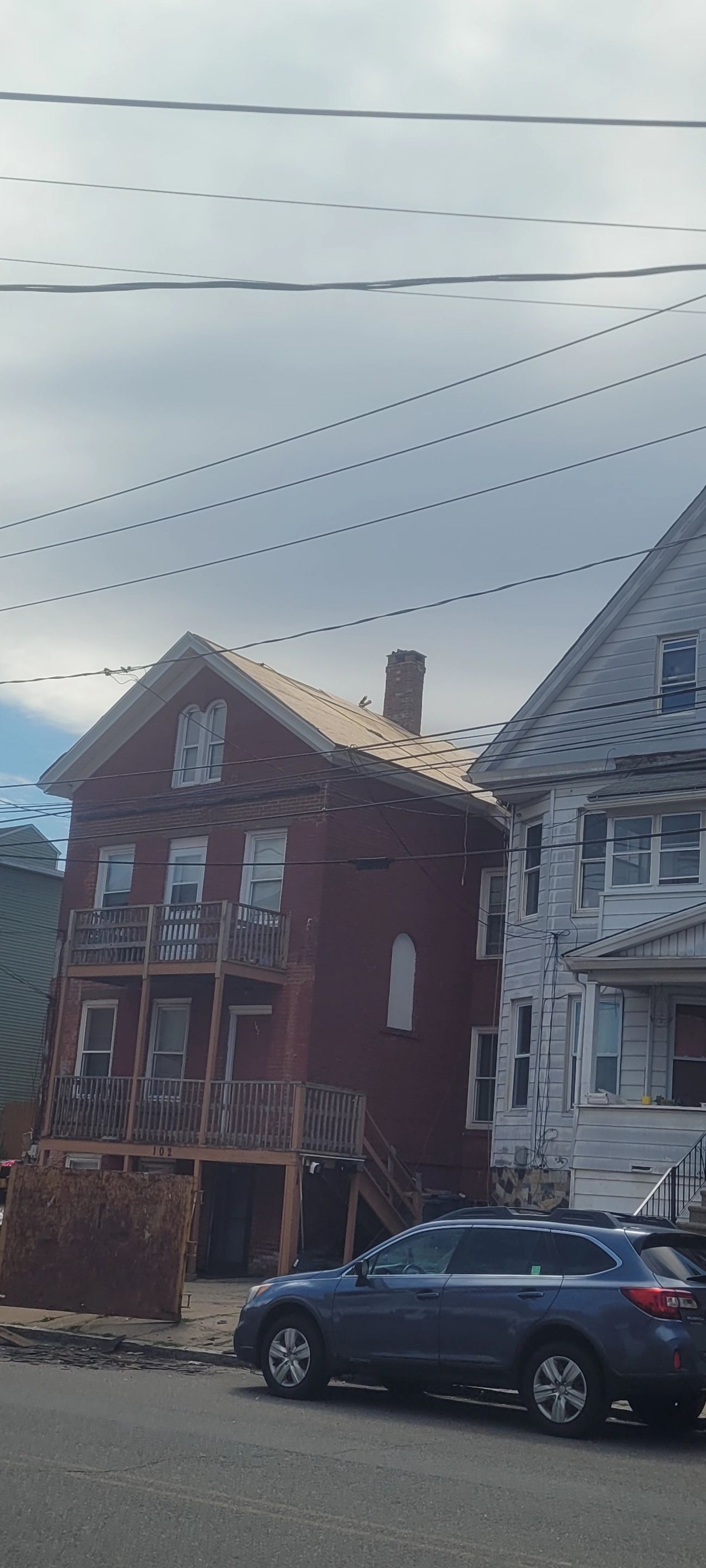 DiGiorgi in Derby;  A beautiful newly shingled roof! by DiGiorgi Roofing and Siding Inc
