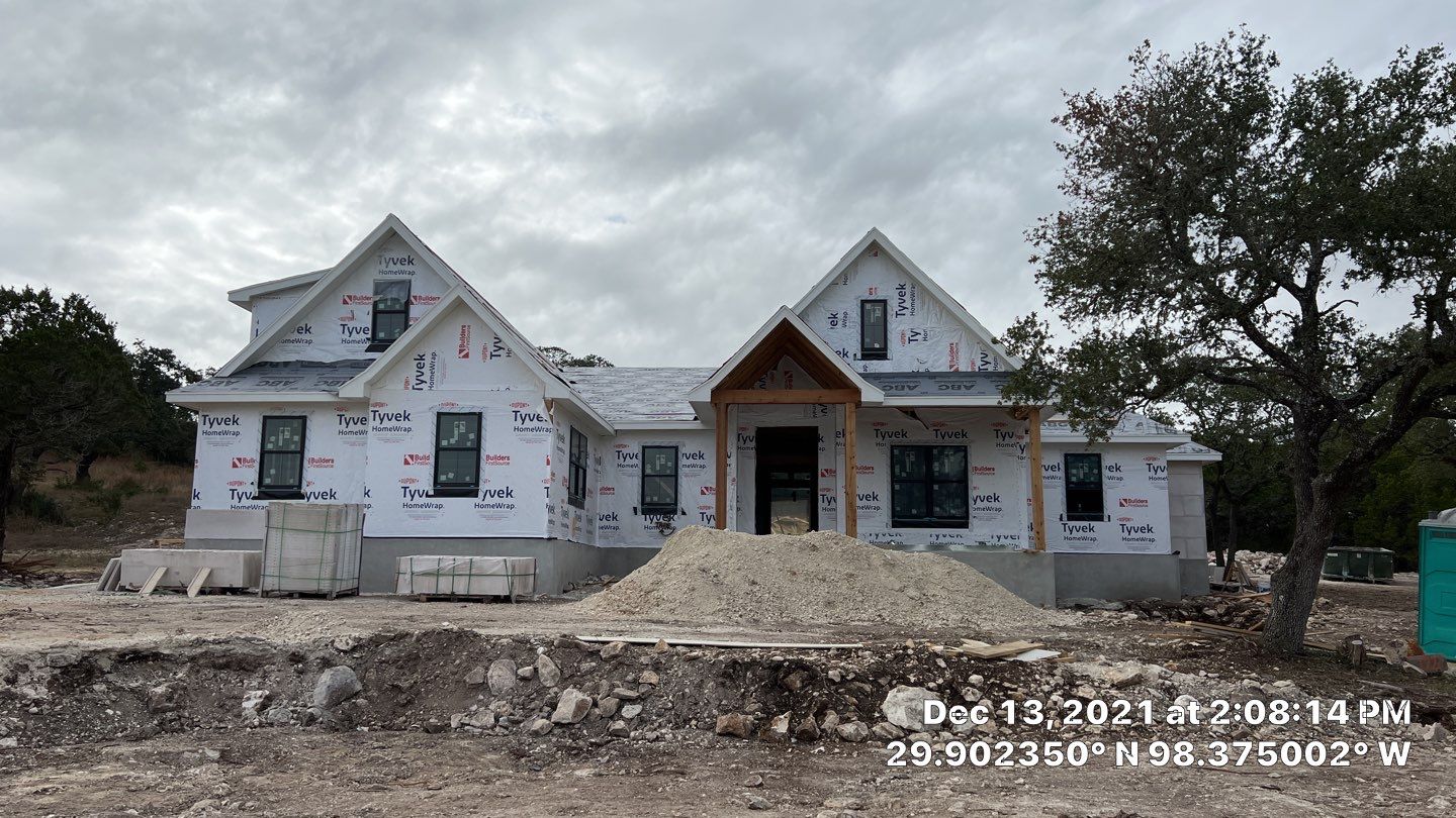 New Home Construction using Owens Corning 30 year Architectural Shingles by Premier Roofing and Contracting