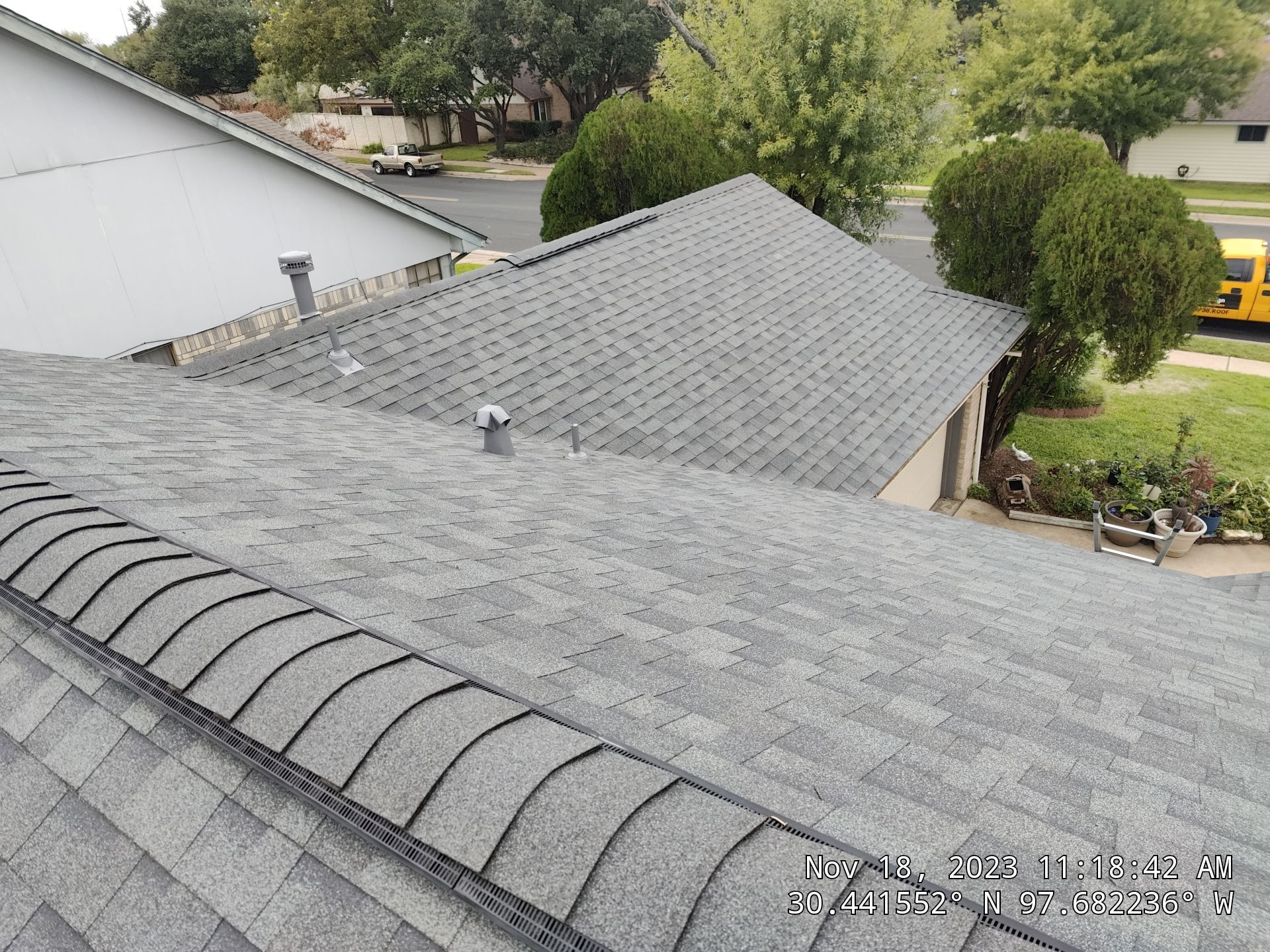 Residential Roofing Installation using Owens Corning Oakridge Estate Grey by DeZign Roofing & Exteriors