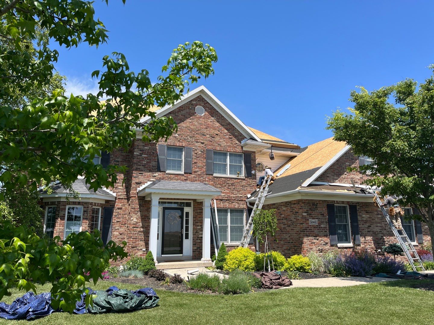 Residential Roofing Installation using GAF Timberline HDZ Charcoal by Nitro Roofing and Construction