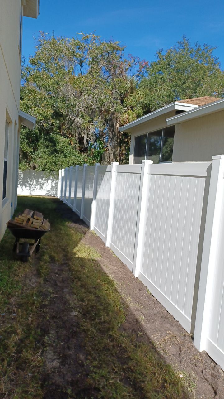 Sarasota, FL 6ft. Tall White Vinyl Privacy Fence  by Asap fence and gates, LLC