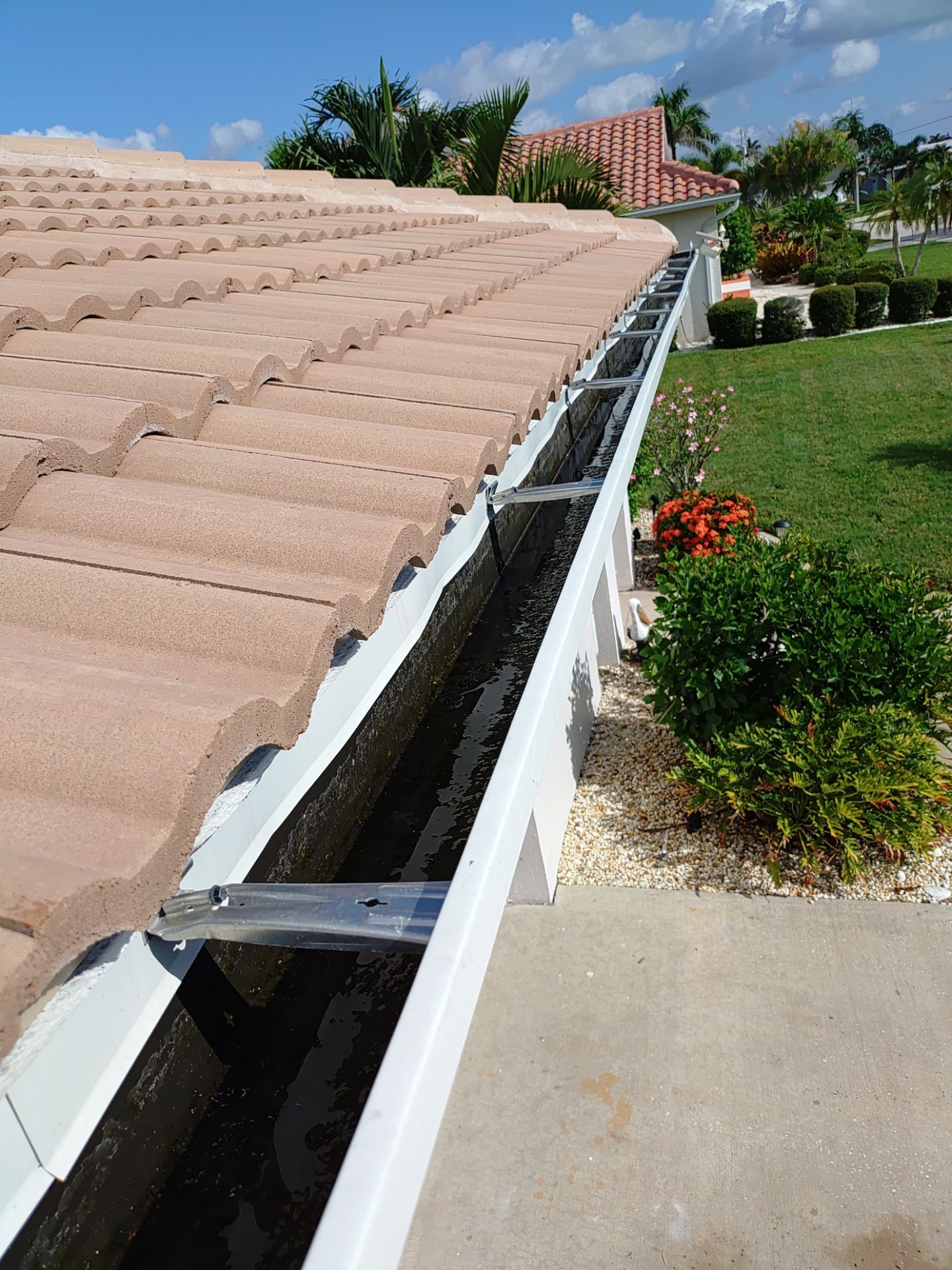 7-Inch Seamless Gutters for Punta Gorda FL by Gutter Professors