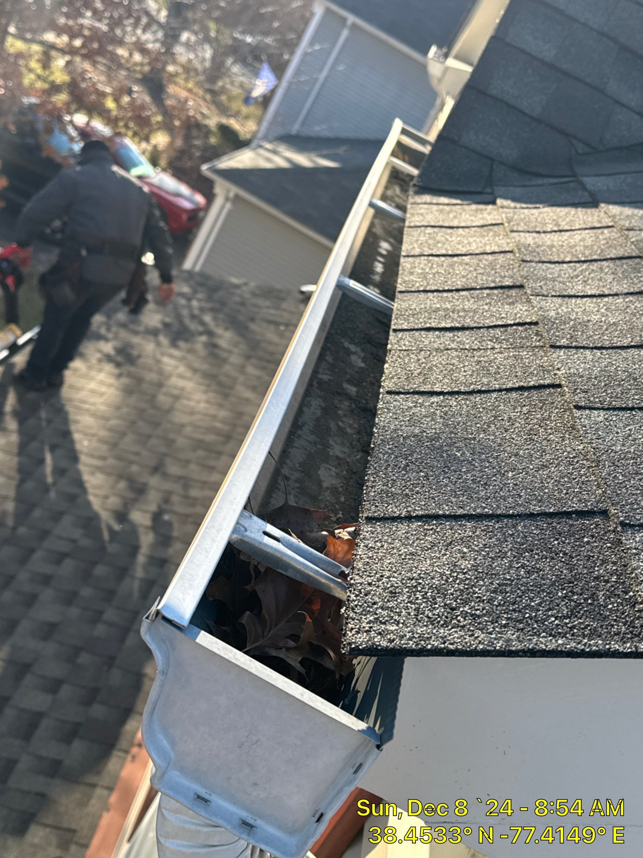 gutters guards using bulldog by La Bendicion Contruction Llc