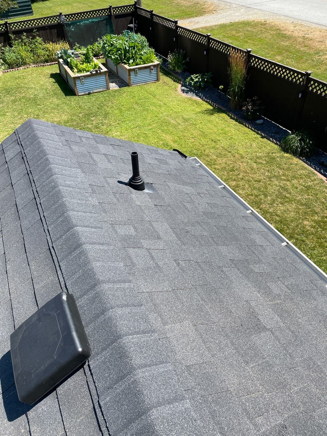 Residential Roofing Installation using OC Oakridge shingles by Top Notch Roofing Inc