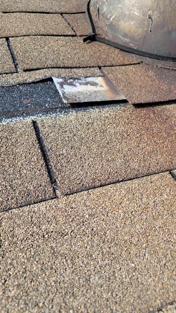 Brand: Atlas Pinnacle Color: Pristine Scotchgarde Pewter Drip: White by Eagle Eye Roofing